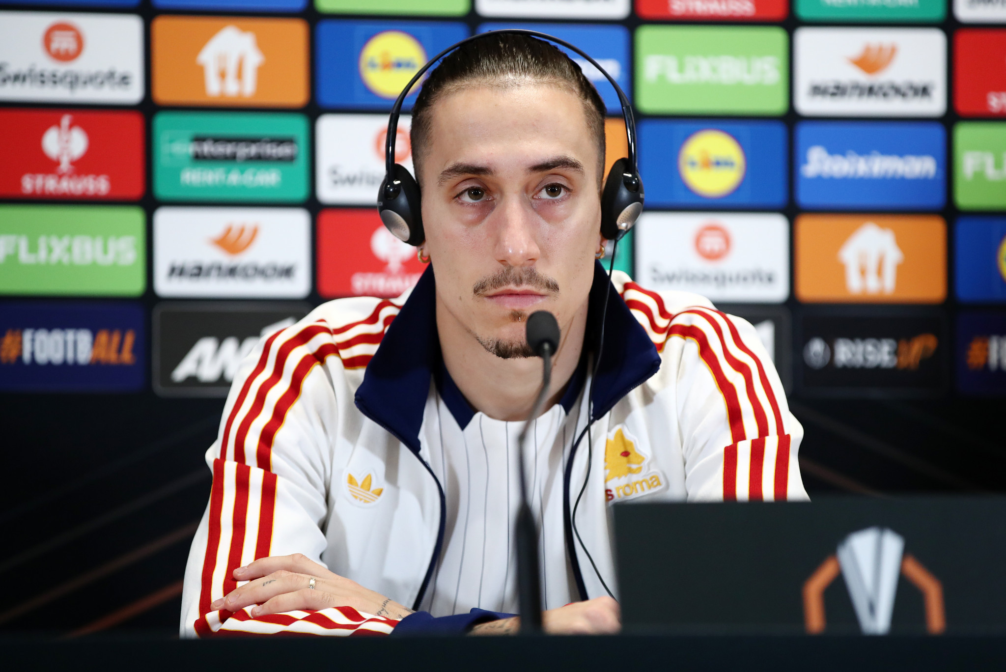 Συντετριμμένος ο Τσιμίκας: «Δεν έχω λόγια, είναι μια τραγωδία που μας θλίβει όλους»