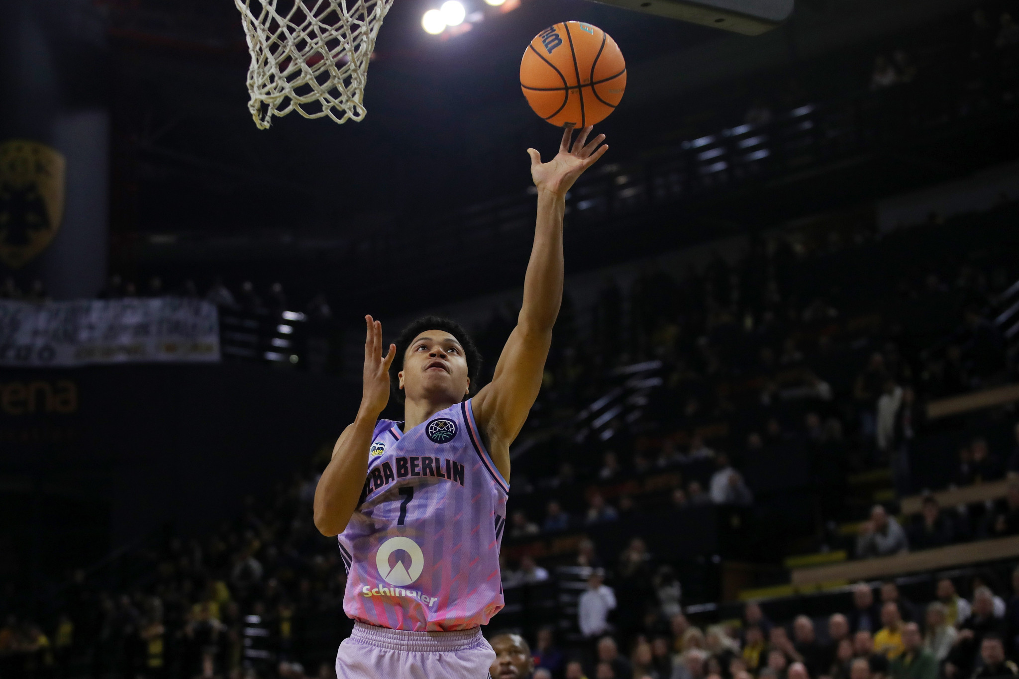 «Μάτια» του ΝΒΑ στο παιχνίδι της ΑΕΚ με την Άλμπα Βερολίνου για το next big thing του γερμανικού μπάσκετ
