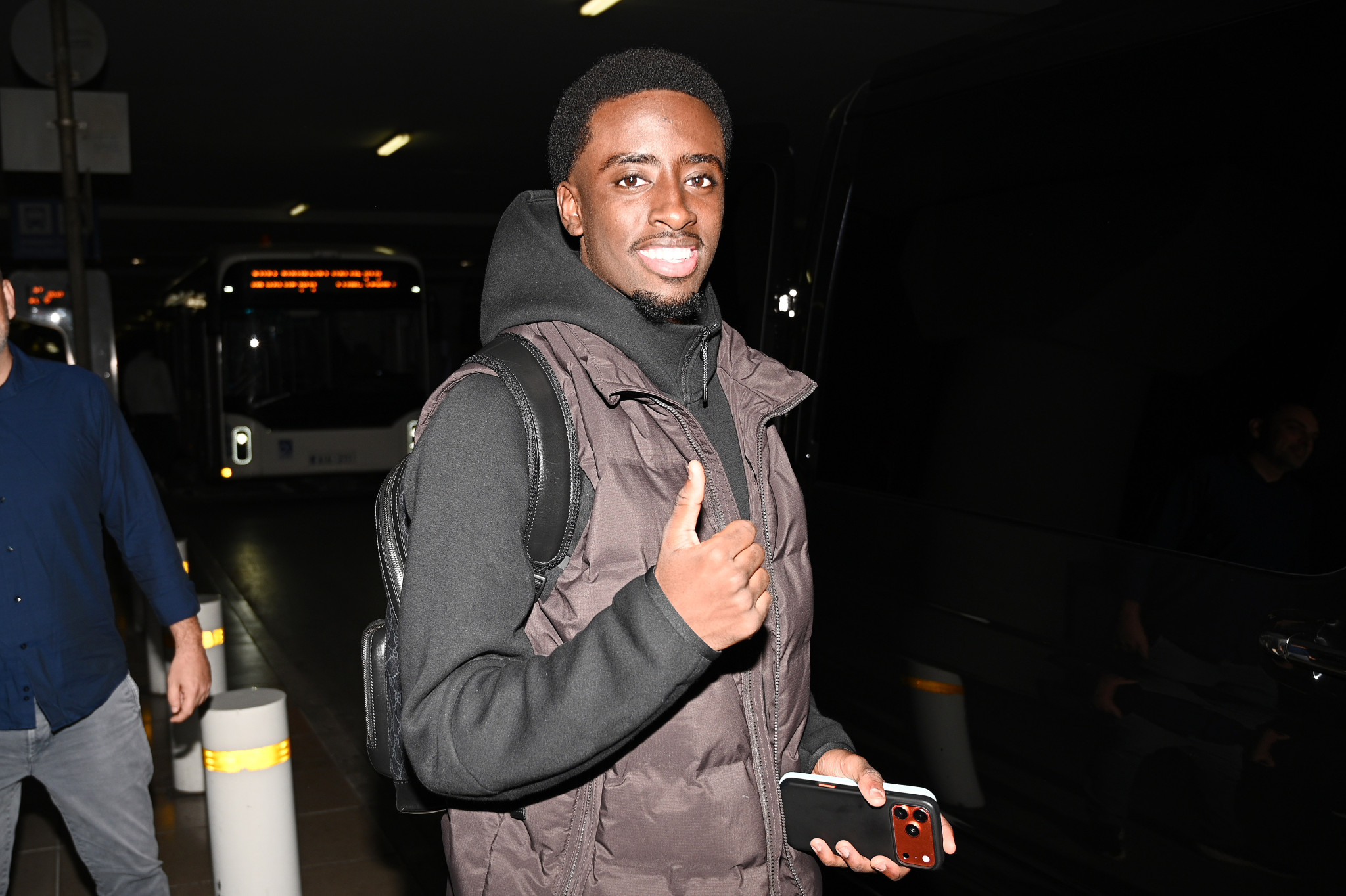 Ο Σαχαμπό έφτασε στην Αθήνα για να υπογράψει στην ΑΕΚ (photos)