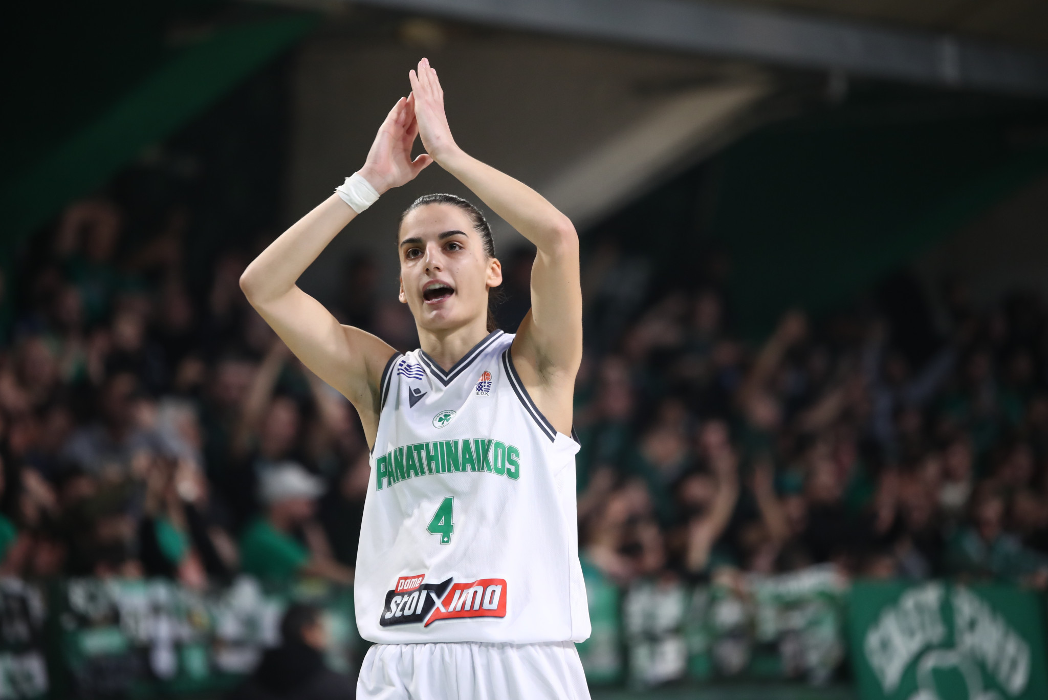 Σταμολάμπρου στο Athletiko: «Ευχαριστούμε τον υπέροχο κόσμο, ανεπανάληπτες στιγμές για το ελληνικό μπάσκετ»! (video)