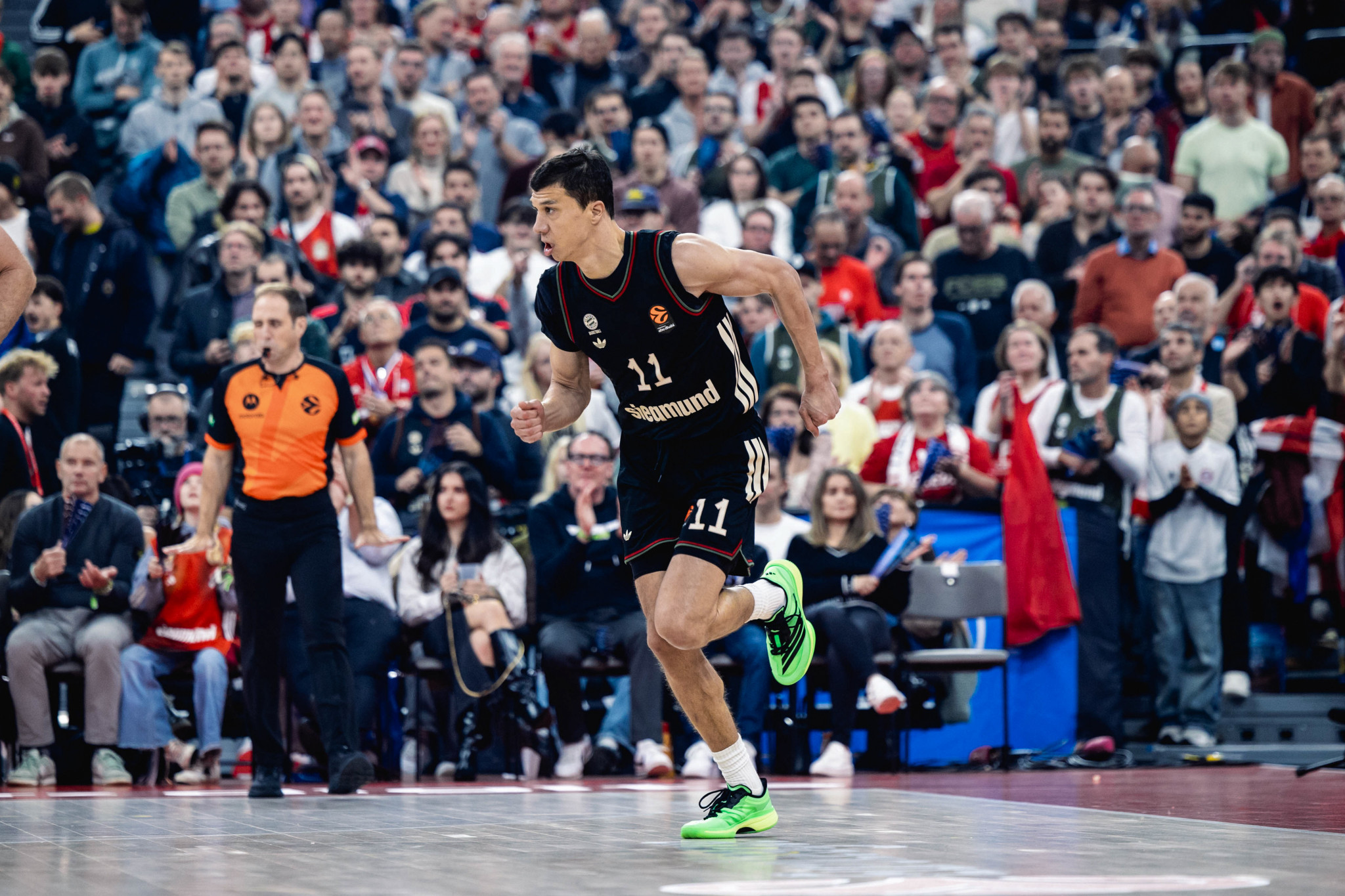 Με τρομερό Λούτσιτς η Μπάγερν Μονάχου πέρασε από... πάνω την Βαλένθια