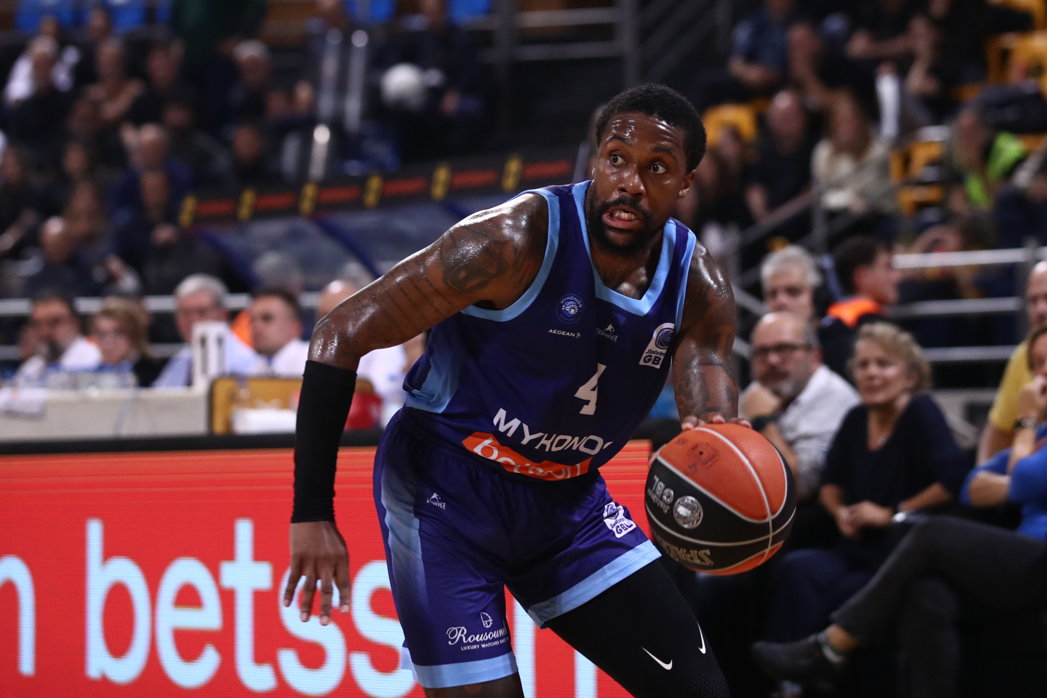 Ο Κέντρικ Ρέι στο Athletiko: «Η Μύκονος μου δίνει τη δυνατότητα να δέιξω ποιος είμαι»