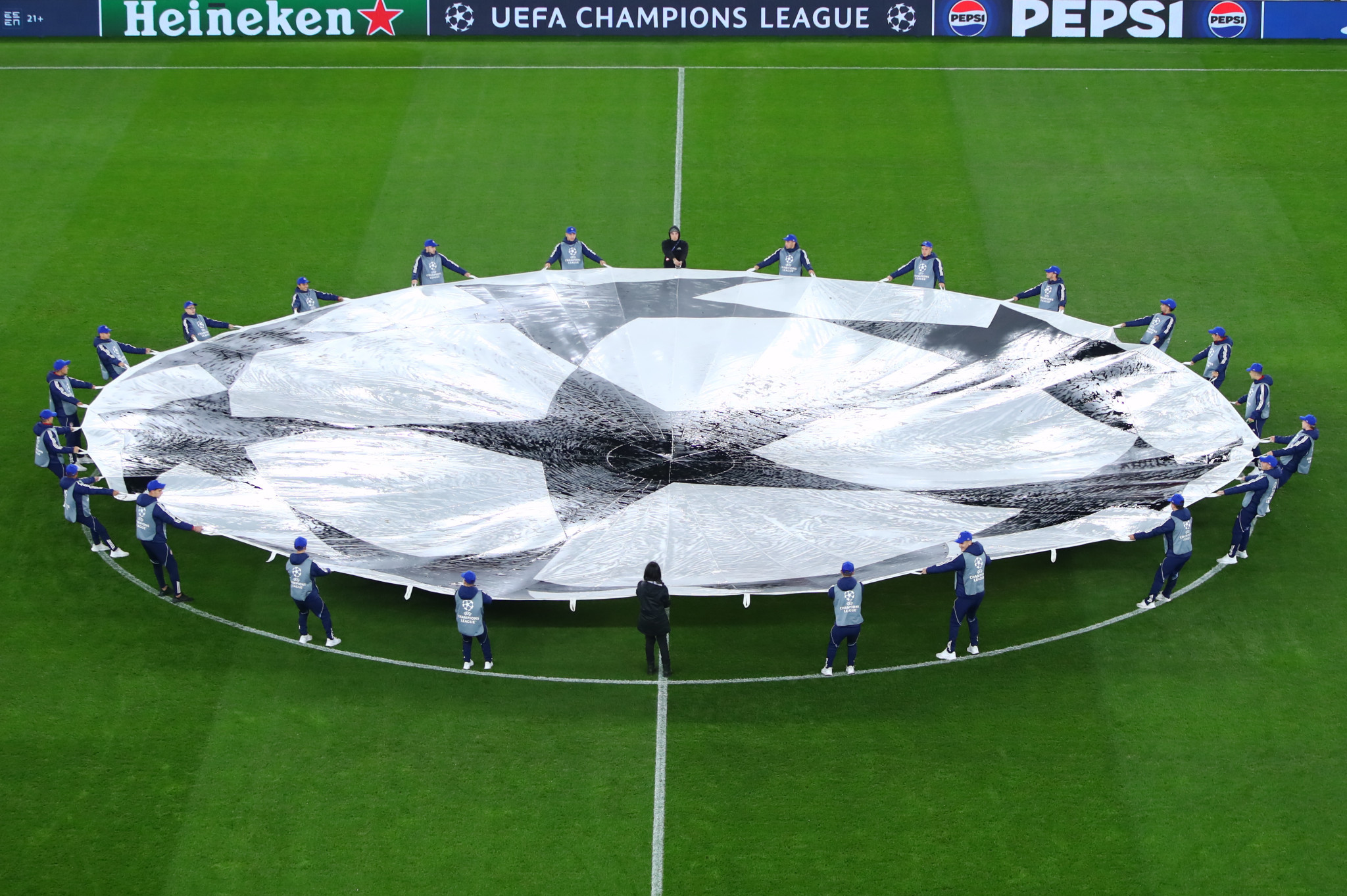 Live η τελευταία αγωνιστική του Champions League