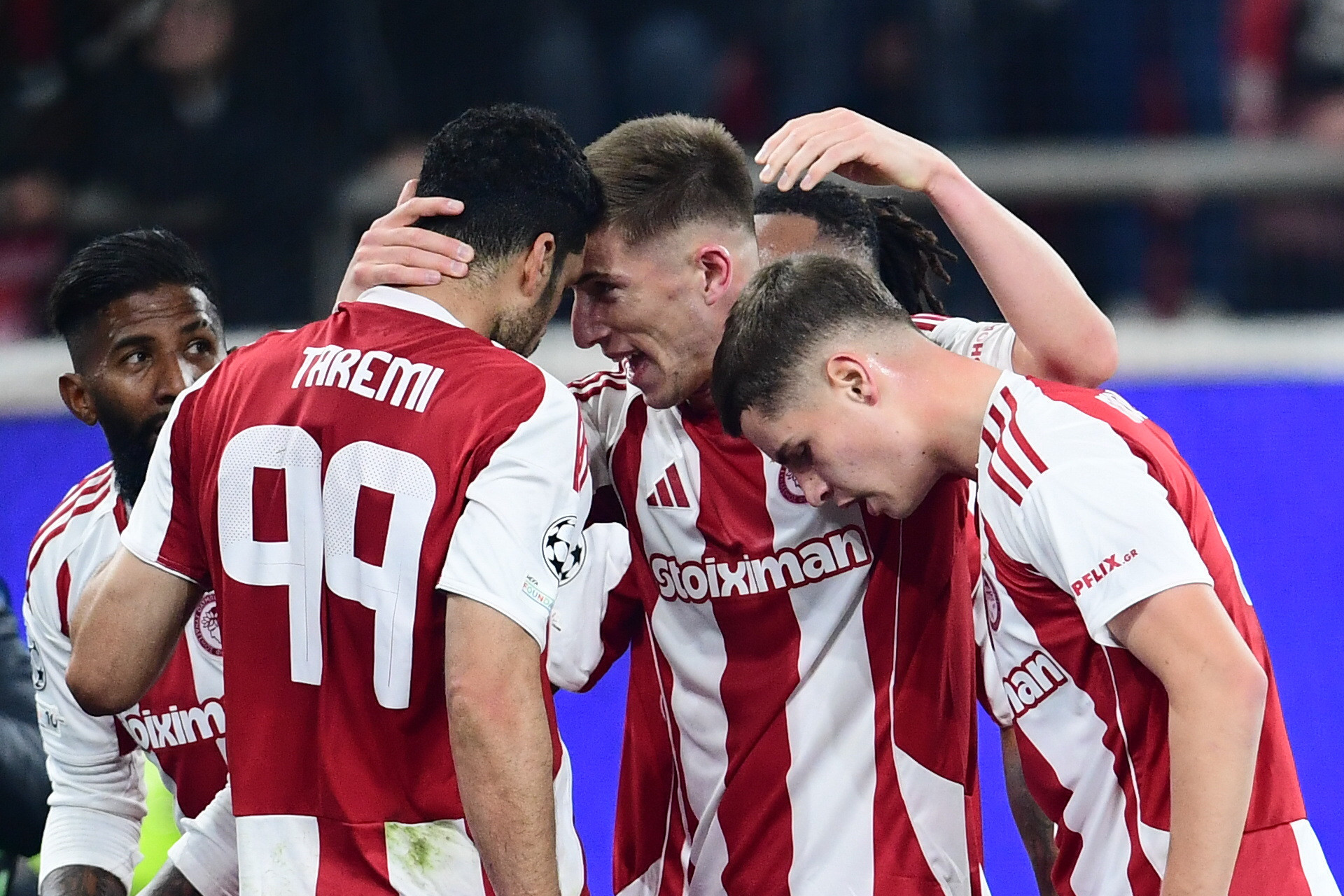 Κόκκινοι καμικάζι κατάπιαν τη Μπάγερ σαν ασπιρίνη ξυπνώντας μνήνες από το 2002!