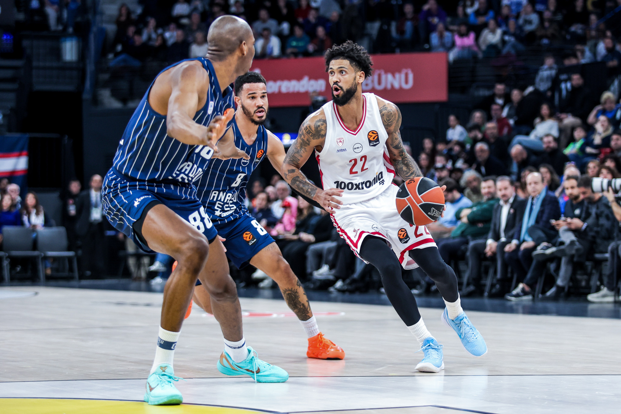 Πέρασε και από την Πόλη ο Ολυμπιακός και βλέπει... τετράδα!