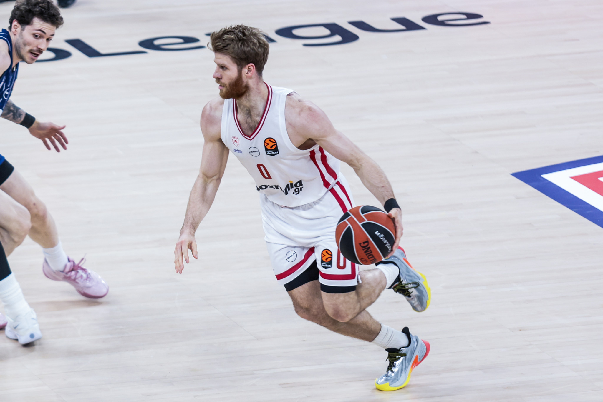 Οι «κατάρες» είναι για να σπάνε και οι διαφορές για να μην χάνονται