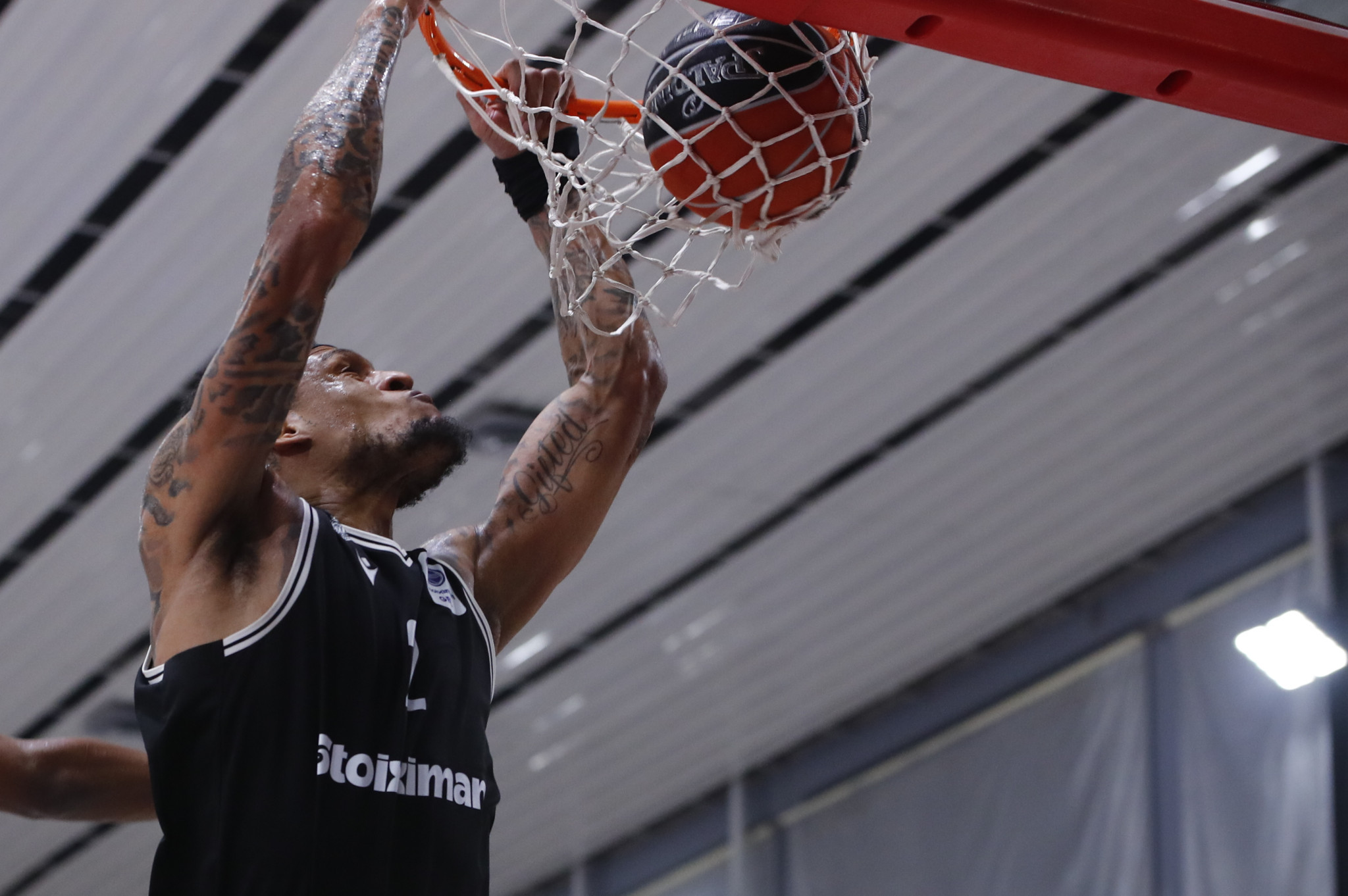 Ο ψυχωμένος ΠΑΟΚ πήρε τη νίκη σε αγώνα-θρίλερ κόντρα στον Πανιώνιο