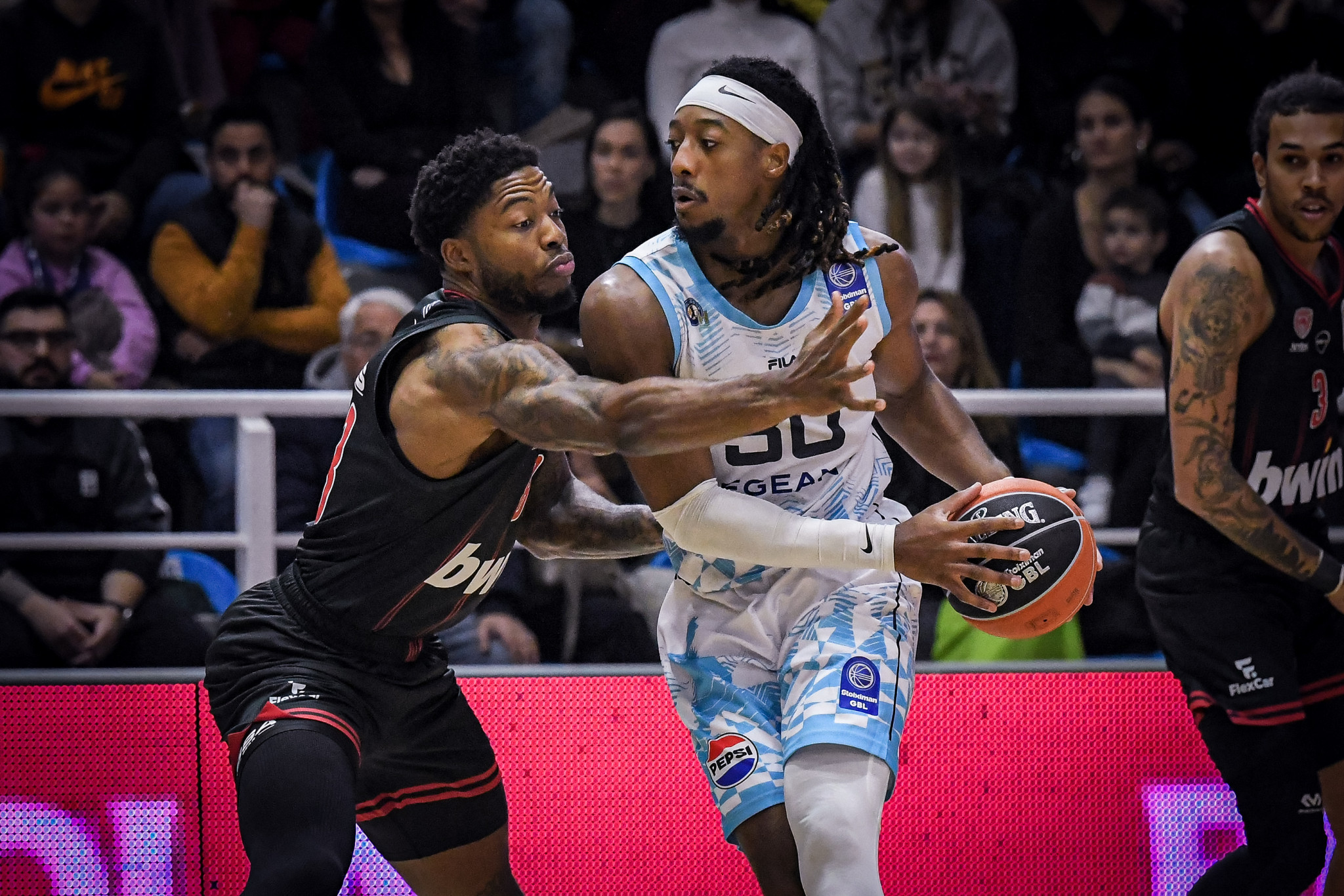 Πρόβλημα στο μηρό για Ταϊρίκ Τζόουνς