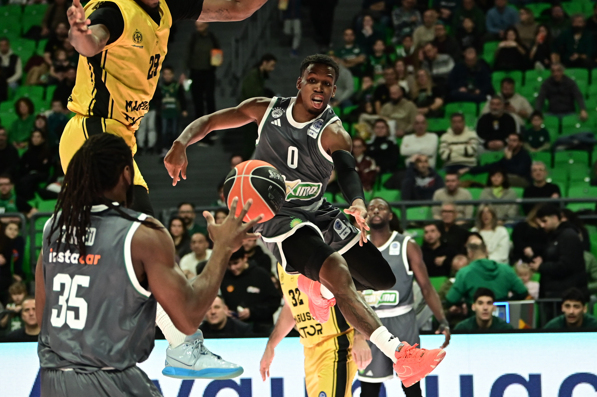 Η βαθμολογία της Stoiximan GBL μετά τις νίκες Παναθηναϊκού και Ολυμπιακού