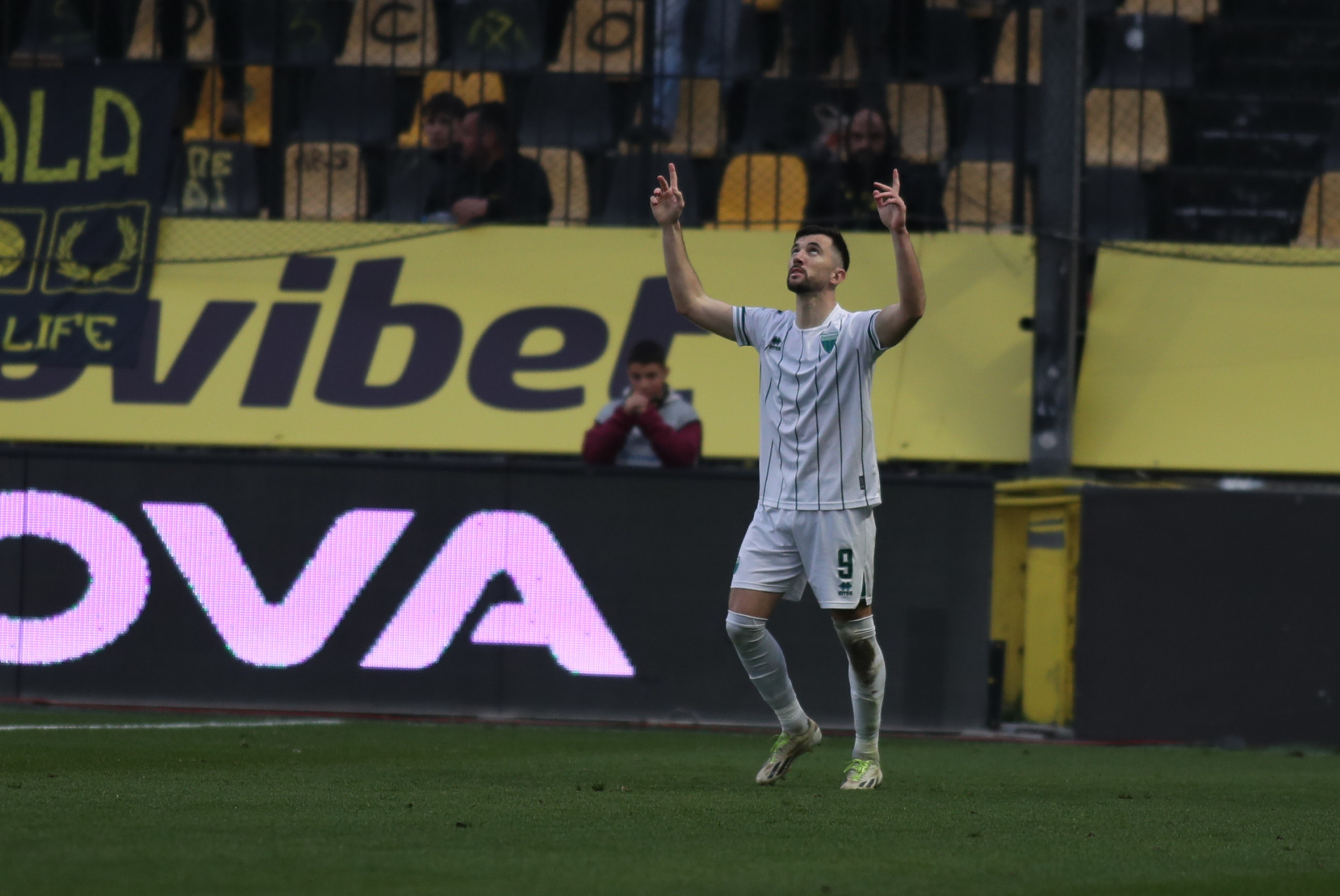 Φοβερή ασίστ του Μπάλτσι, ο Όζμπολτ το 1-1 για τον Λεβαδειακό (video)