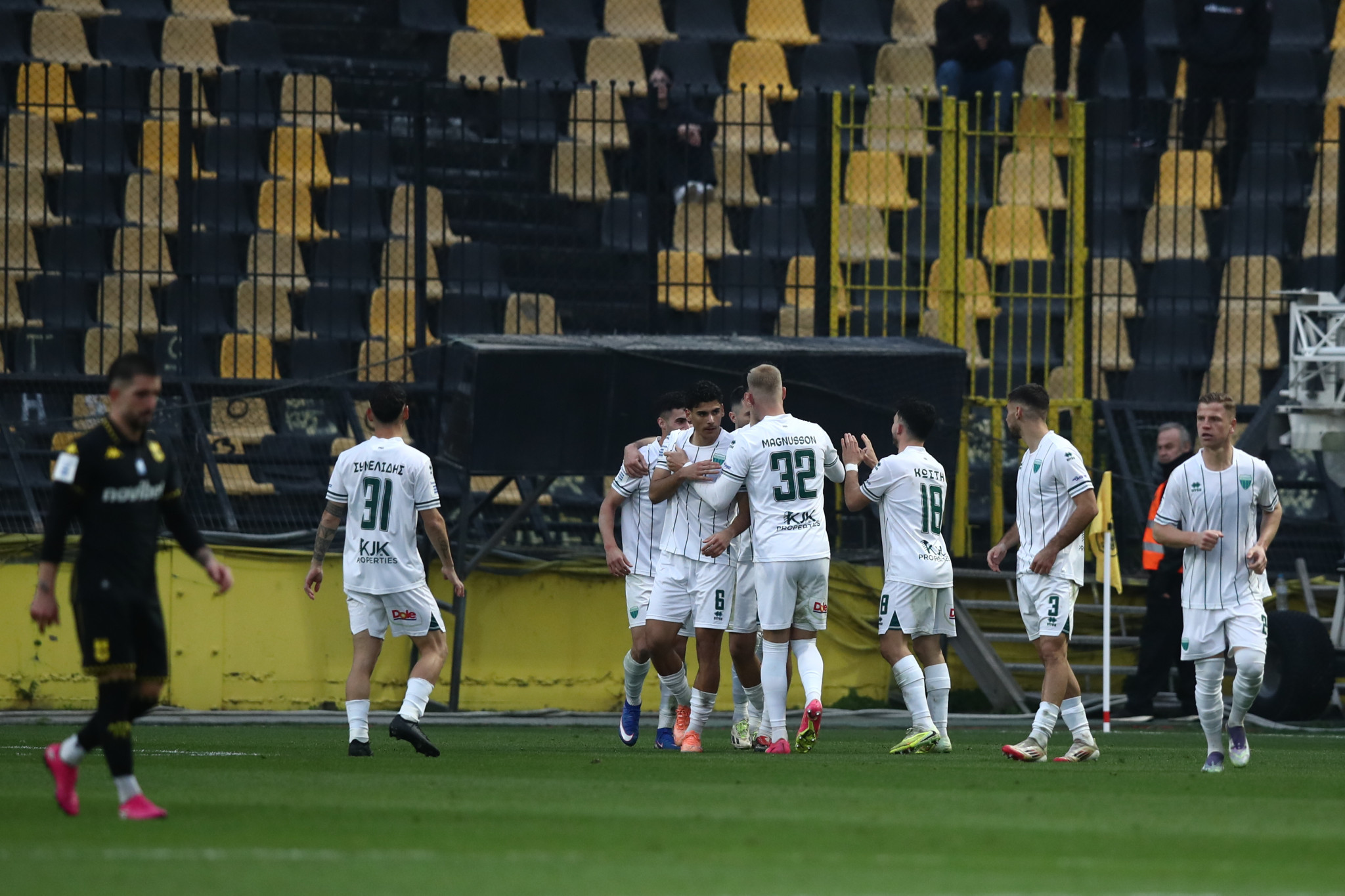 Λεβαδειακός vs Παναθηναϊκός: Πως επηρέασε τη «μάχη» της τετράδας τα αποτελέσματα σε Χαριλάου και Περιστέρι