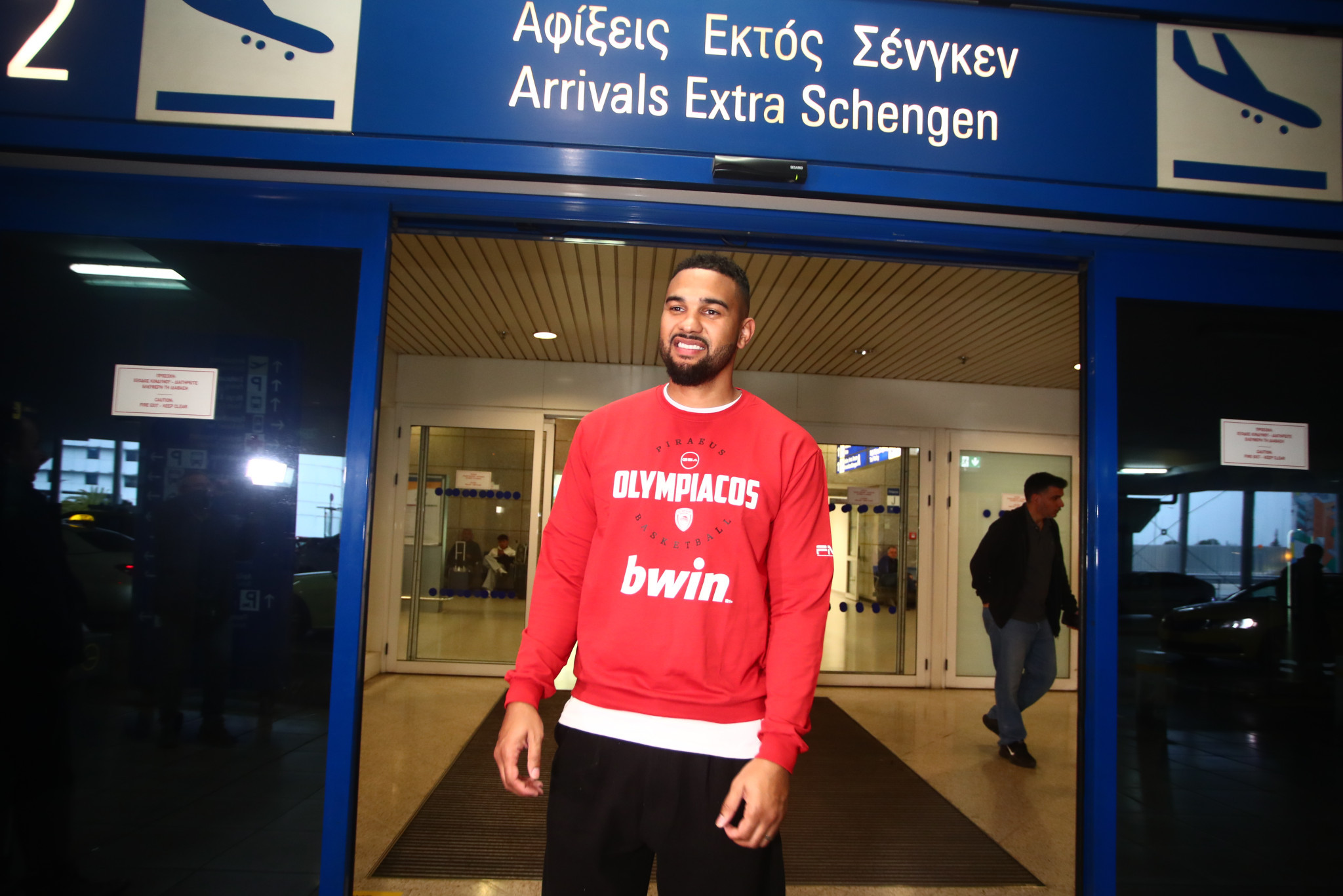 Τι είπε για τον Χολμς ο Κόρι Τζόζεφ κατά την άφιξή του στην Ελλάδα για τον Ολυμπιακό (video)