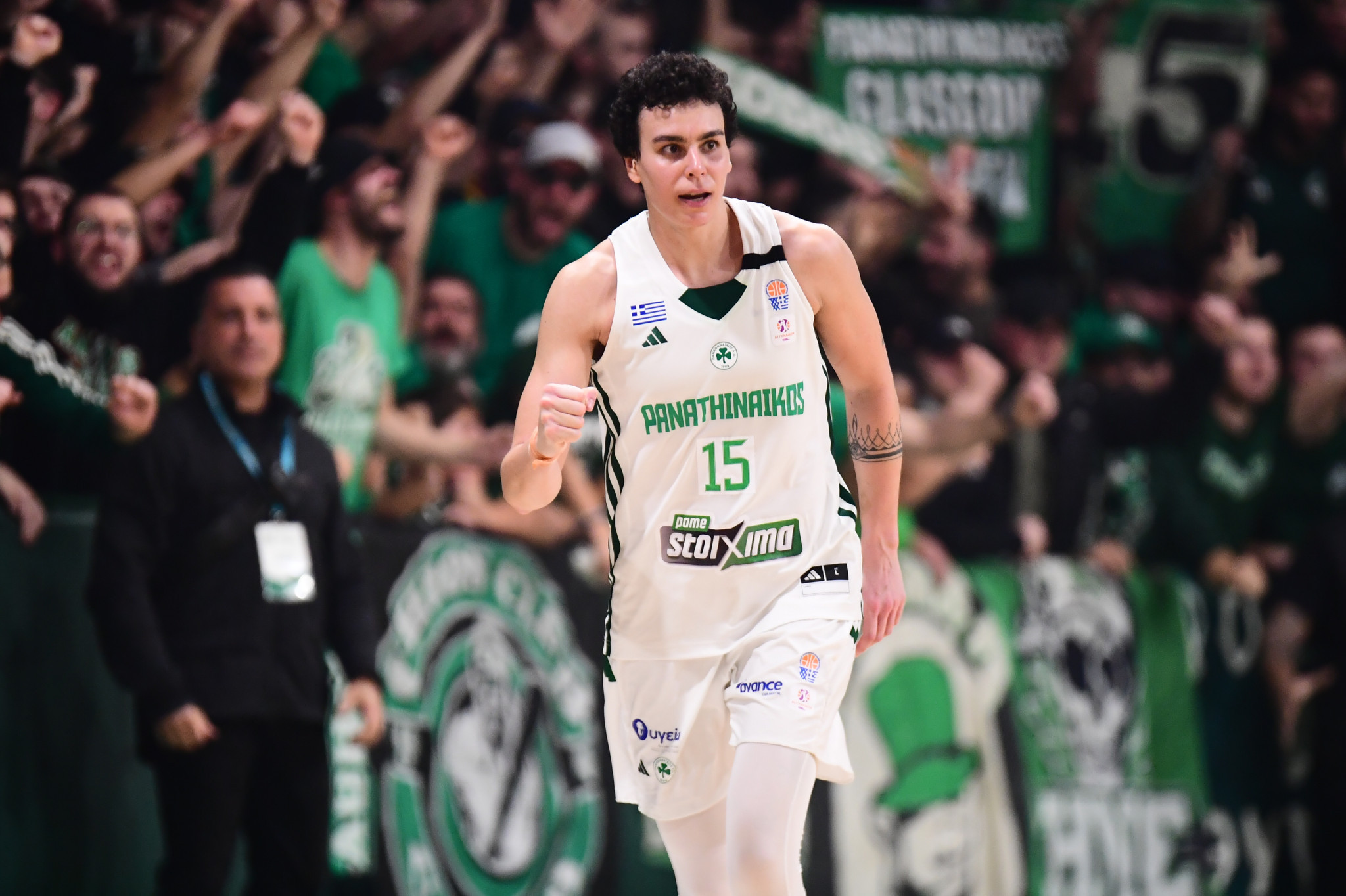 Με σούπερ Σπανού ο Παναθηναϊκός «καθάρισε» τον Ολυμπιακό στο ντέρμπι