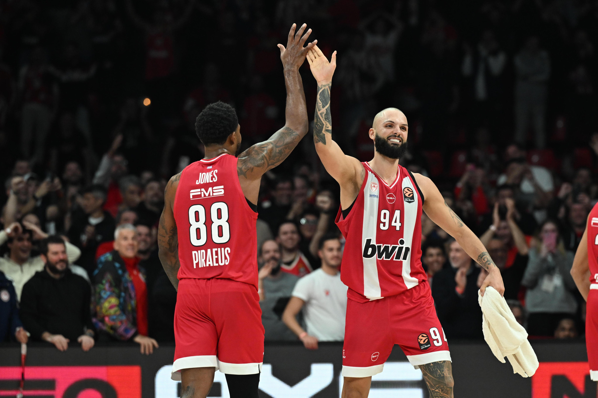 EuroLeague by night: Ο απόηχος της νίκης του Ολυμπιακού επί της Μπαρτσελόνα (video)