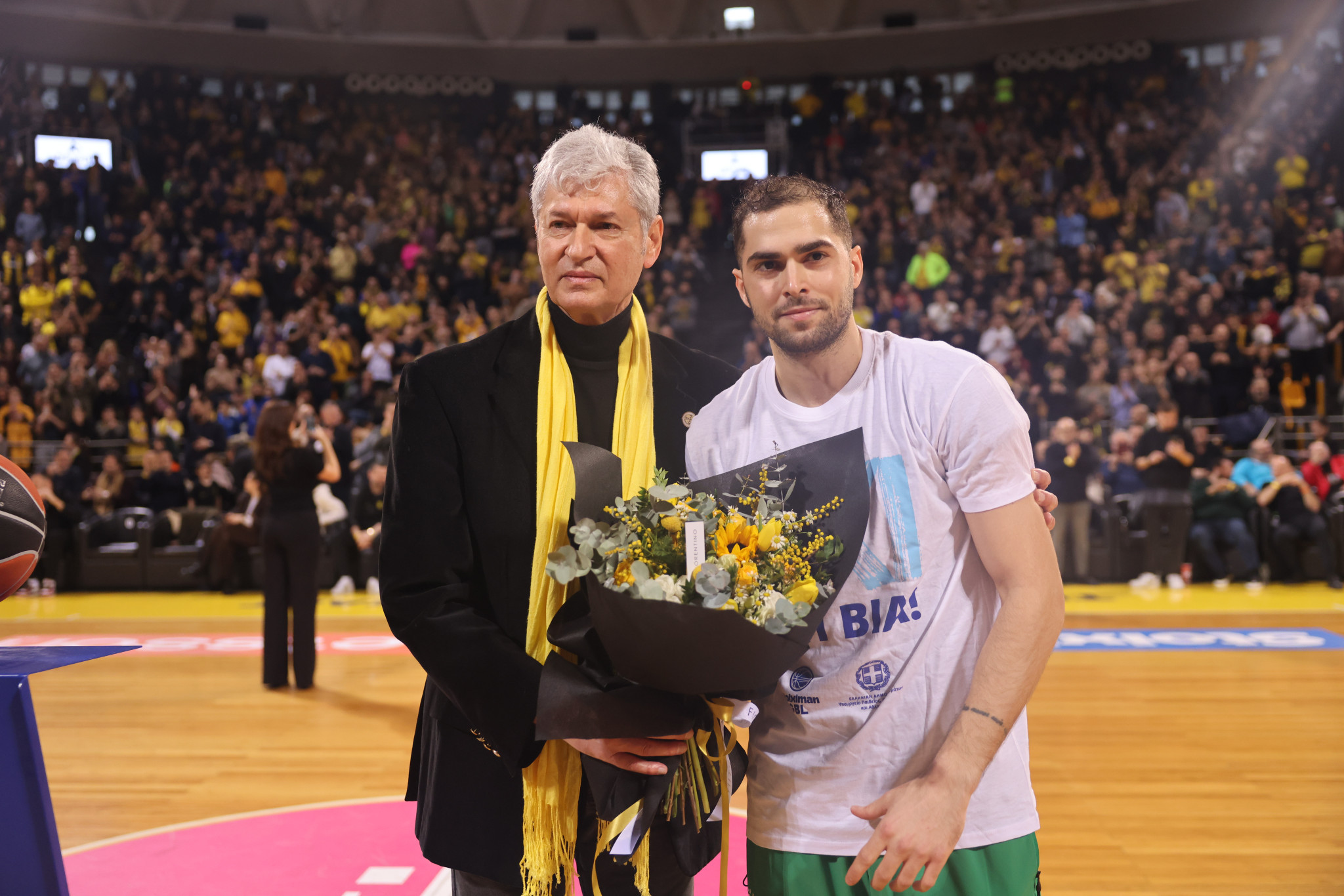 Βραβεύτηκε ο Τολιόπουλος από τον Άρη πριν το παιχνίδι με τον Παναθηναϊκό