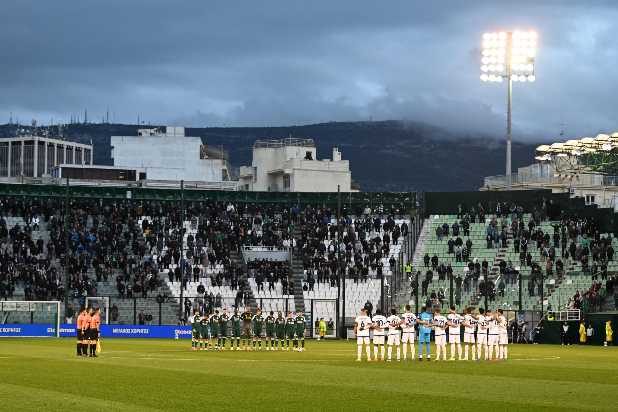 Τηρήθηκε ενός λεπτού σιγή στο Παναθηναϊκός - Κηφισιά για τους αδικοχαμένους οπαδούς του ΠΑΟΚ