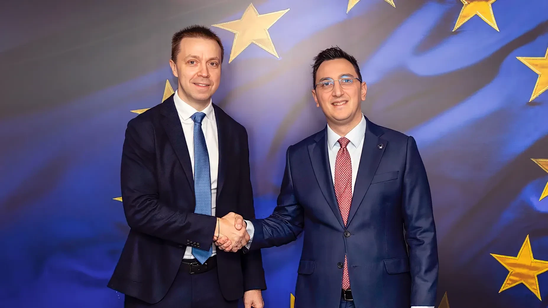 Συνάντηση Μοτεγιούνας με τον Ευρωπαίο Επίτροπο στις Βρυξέλλες