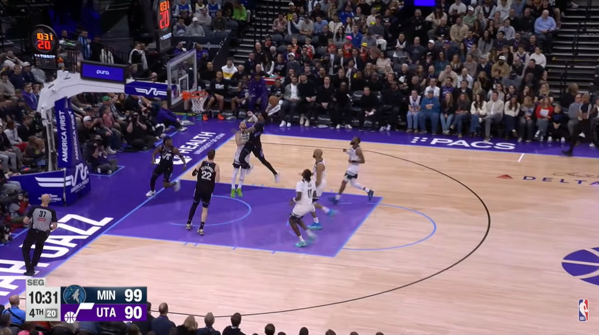 Σούπερ θέαμα και... poster Μπέιλι στο Top 10 του ΝΒΑ (video)