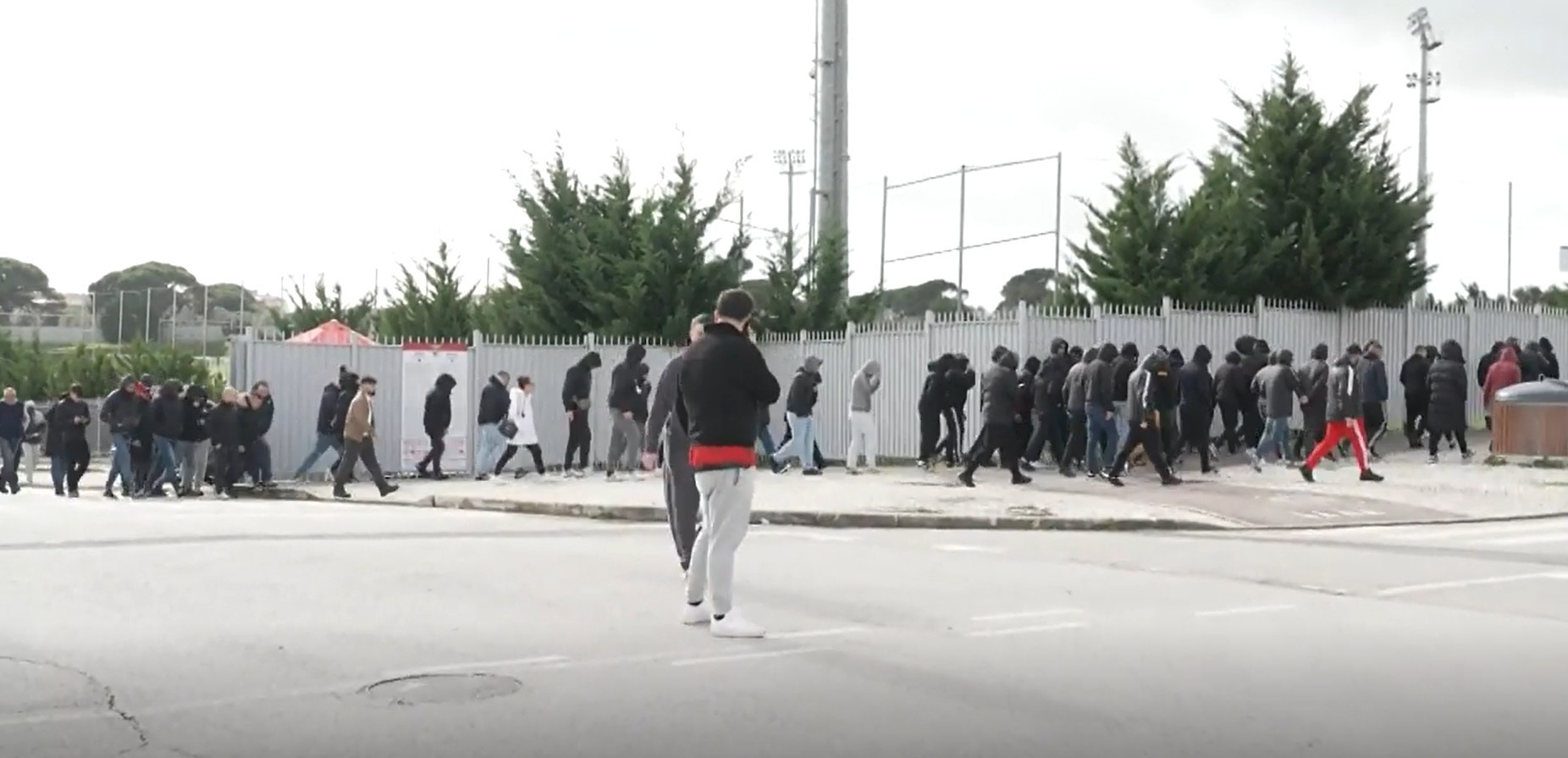 Ντου οπαδών της Μπενφίκα στην προπόνηση - Παράπονα σε Μουρίνιο και διοίκηση