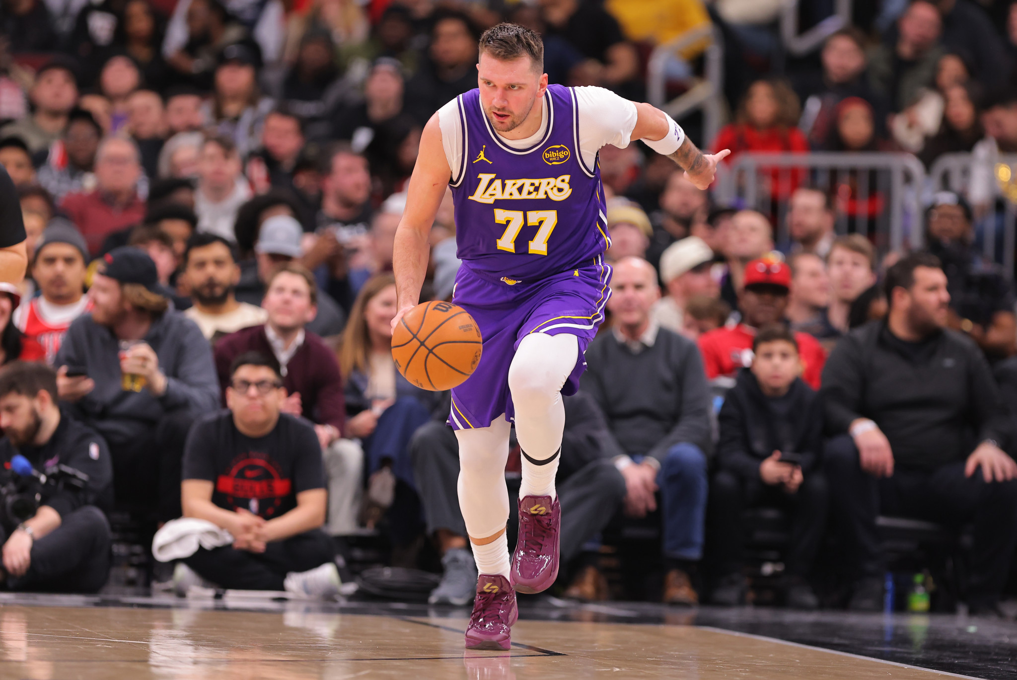 Ο 46άρης Ντόντσιτς οδήγησε τους Λέικερς, χτίζουν σερί οι Καβαλίερς