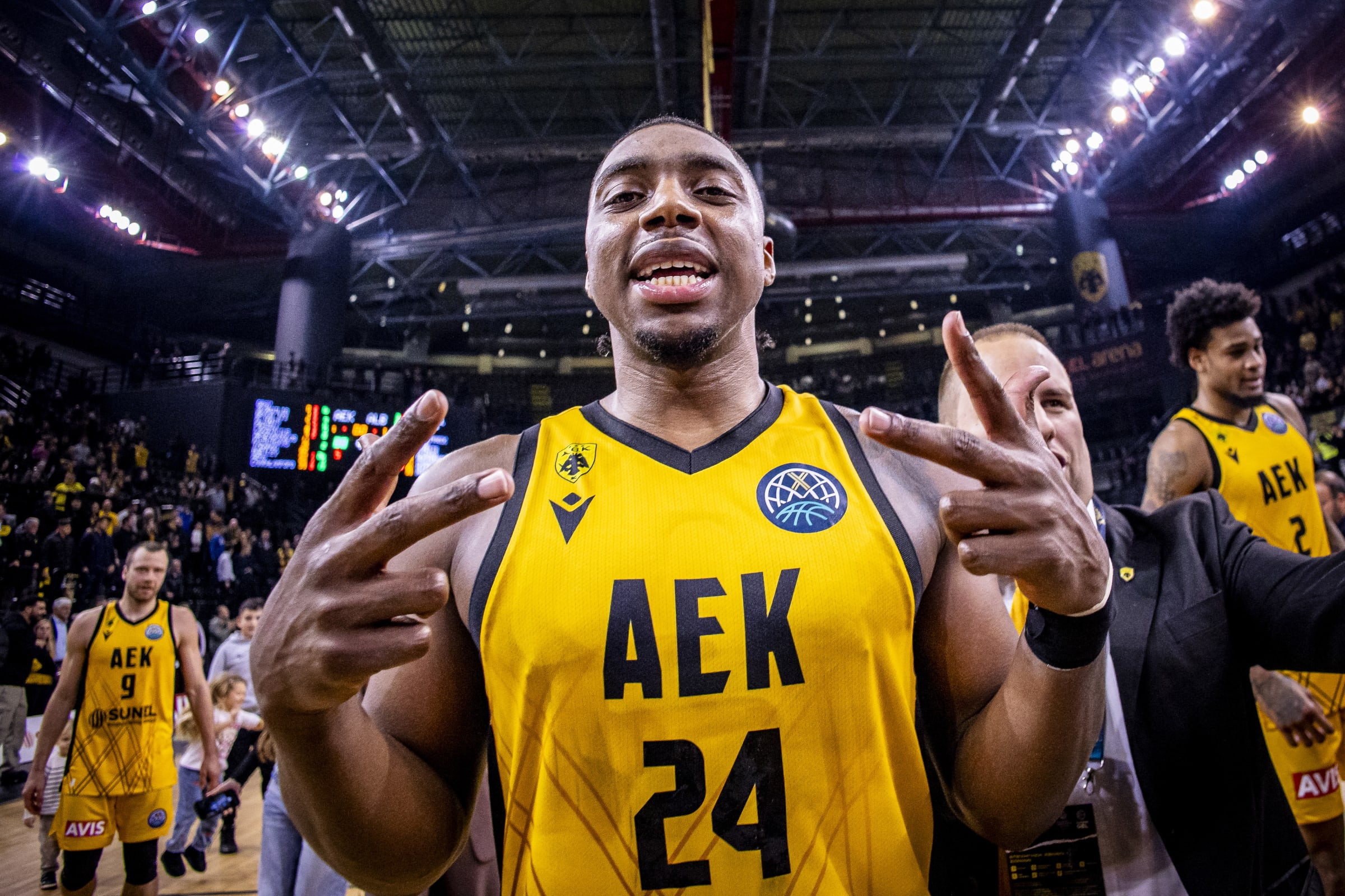 Ο Φρανκ Μπάρτλεϊ στο Athletiko: «Ξεχωριστός αθλητής ο Μπράουν, ο κόσμος ήταν εκεί για εμάς»