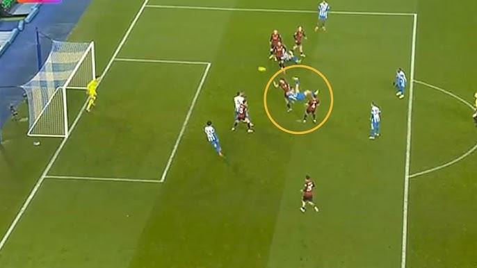 Babis is flying - Πόσο ψηλά πήδηξε ο Κωστούλας για να σκοράρει με ανάποδο ψαλίδι;