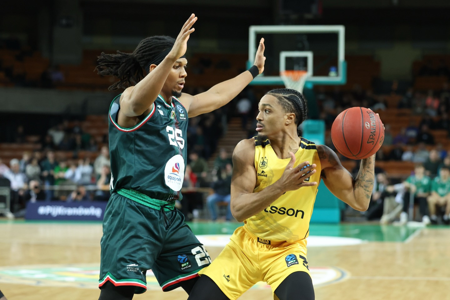 Έμεινε όρθιος ο Άρης και έφυγε με σημαντικό «διπλό» από την Πολωνία