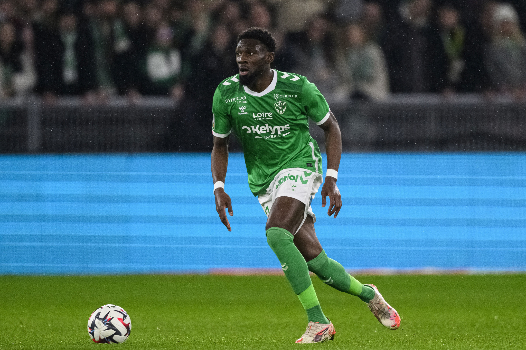 Συμφωνία της ΑΕΛ Novibet με τον Κονγκολέζο διεθνή κεντρικό αμυντικό, Μπατουμπινσικά