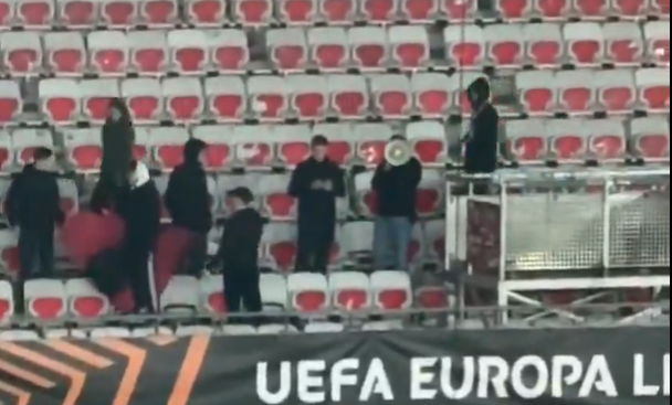 Ο πιο έξυπνος οπαδός χρησιμοποίησε... Google Translate για να βρίσει στα Ολλανδίκα (video)