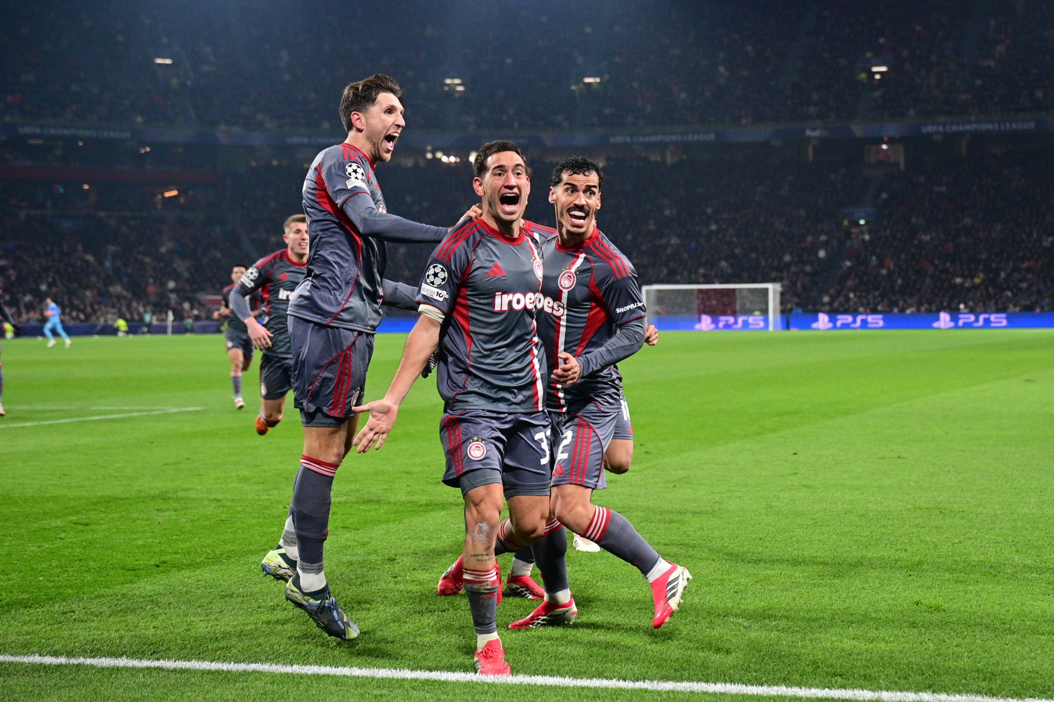 Εκτοξεύτηκαν τα ελάχιστα εγγυημένα έσοδα του Ολυμπιακού από το Champions League!