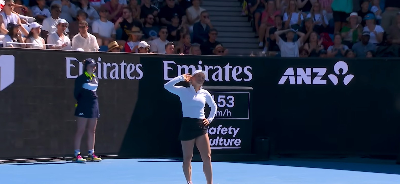 Οι Τούρκοι φίλαθλοι την αποδοκίμαζαν, αλλά η Πουτιντσέβα συνέχισε τους εριστικούς πανηγυρισμούς (video)