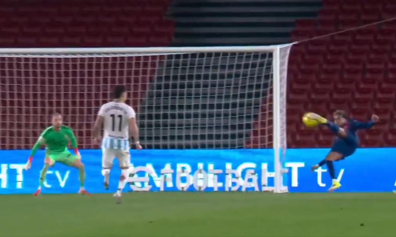 Τρομερό γκολ από τον Γιαμάλ με εναέριο γυριστό βολέ (video)