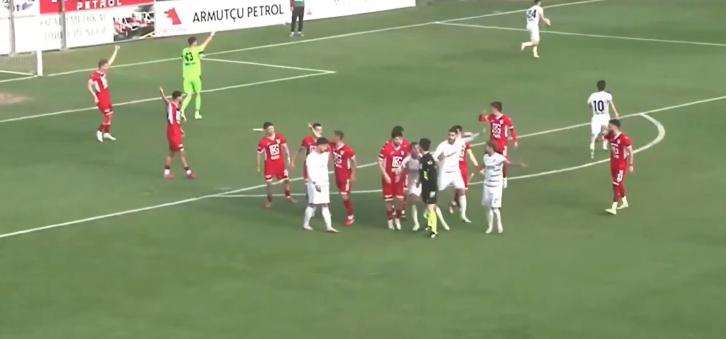 Νέο φιάσκο στην Τουρκία: Φοβερό γκολ με απευθείας εκτέλεση φάουλ δεν μέτρησε ποτέ (video)