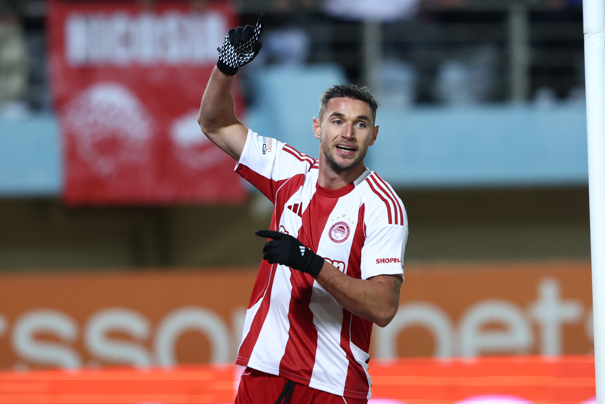 Ολυμπιακός: Στη Λιόν ο Γιάρεμτσουκ για ιατρικά