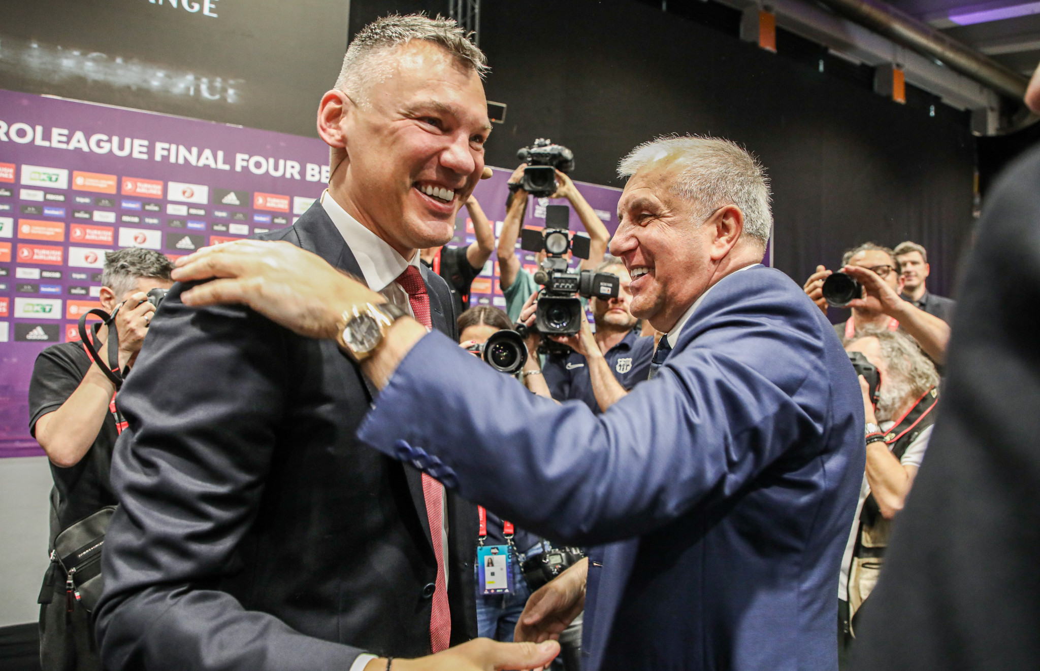 Ομπράντοβιτς και Γιασικεβίτσιους τα… έσπασαν στον Ρέμο μετά το διπλό επί του Παναθηναϊκού – Δείτε τα videos