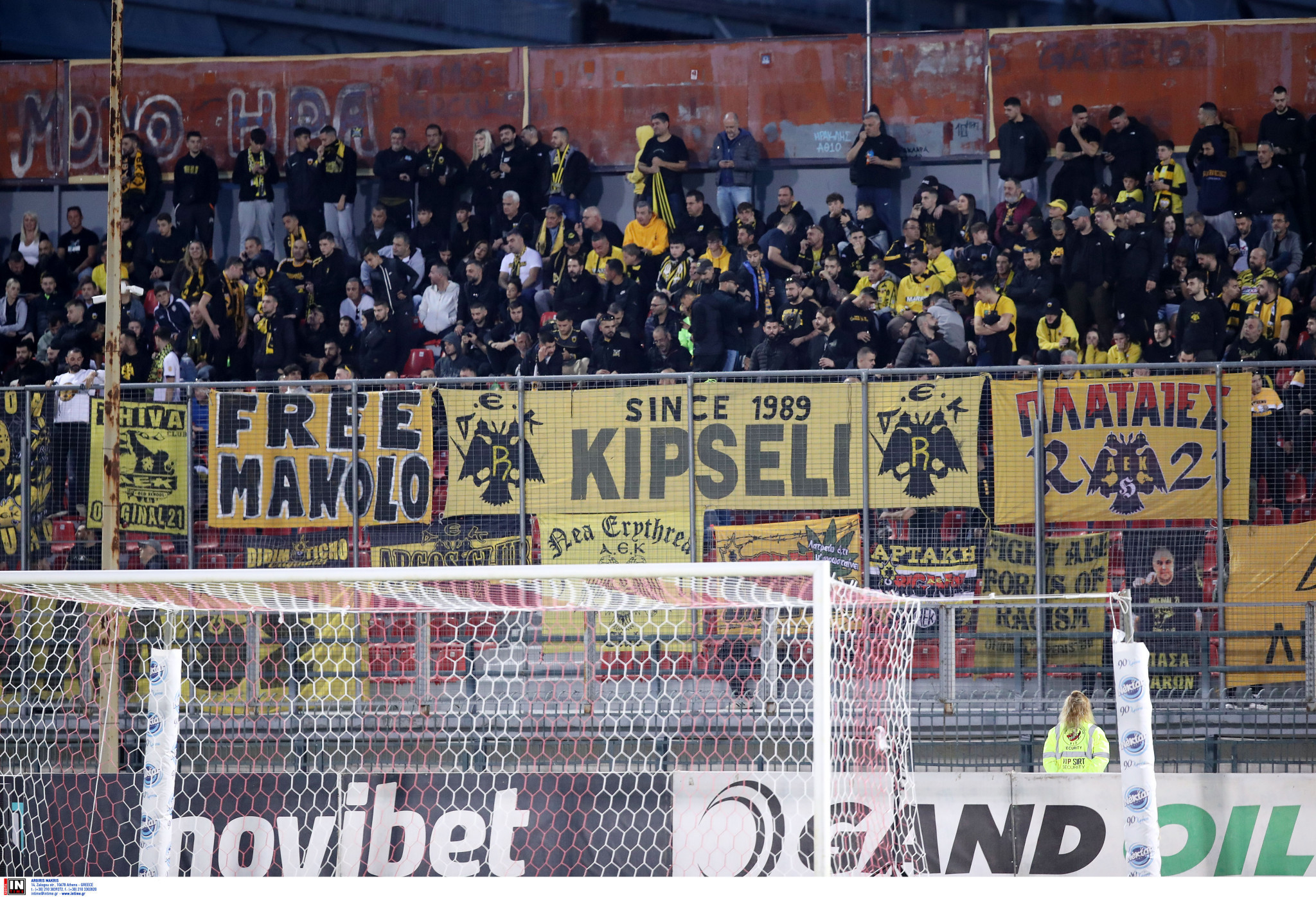 Πάνω από 4.000 οπαδοί της ΑΕΚ δίπλα της στις Σέρρες