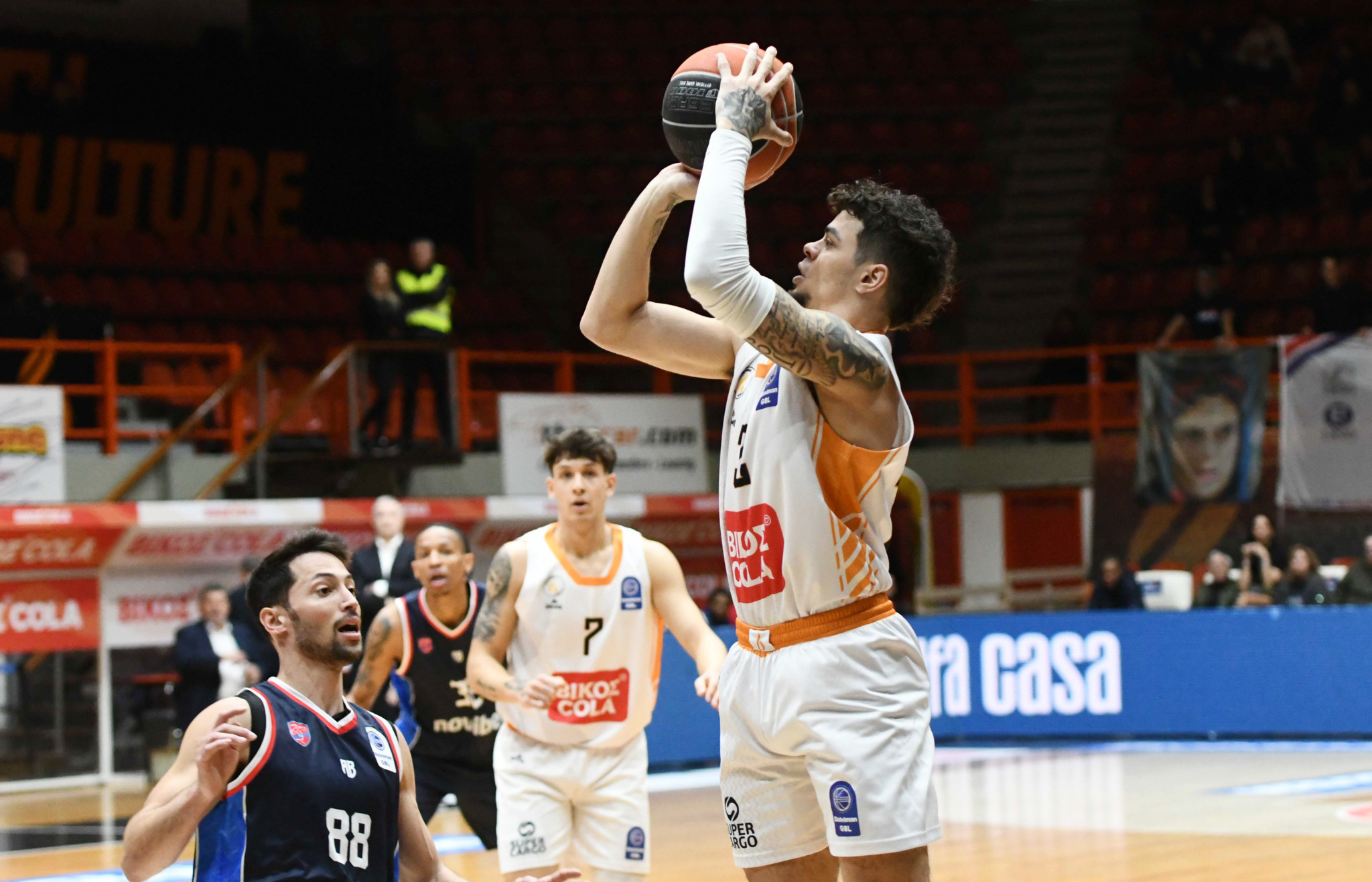 Σοκ με Γκρέι στον Προμηθέα: Έσπασε το χέρι του, βγαίνουν στην αγορά οι Πατρινοί