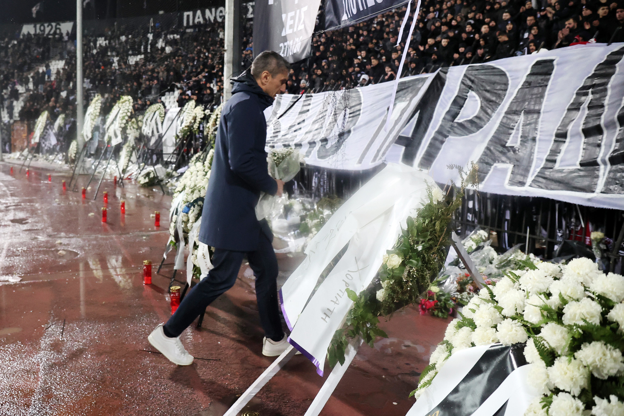 Το τεράστιο πανό στην Τούμπα για τους επτά αδικοχαμένους οπαδούς του ΠΑΟΚ (photos)