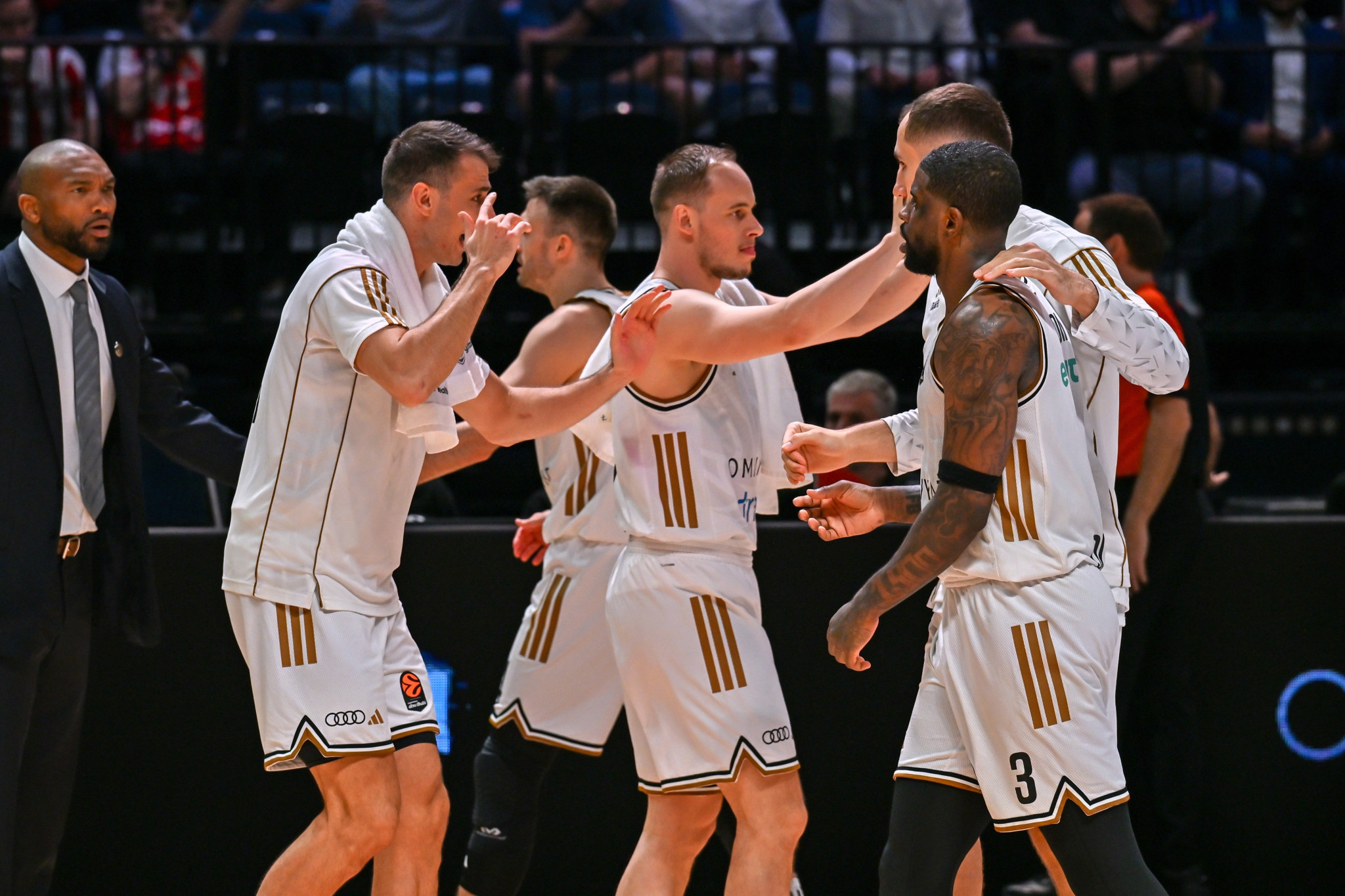 Η Dubai BC «υπέταξε» τη Ρεάλ και κρυφοκοιτάζει τα play-ins