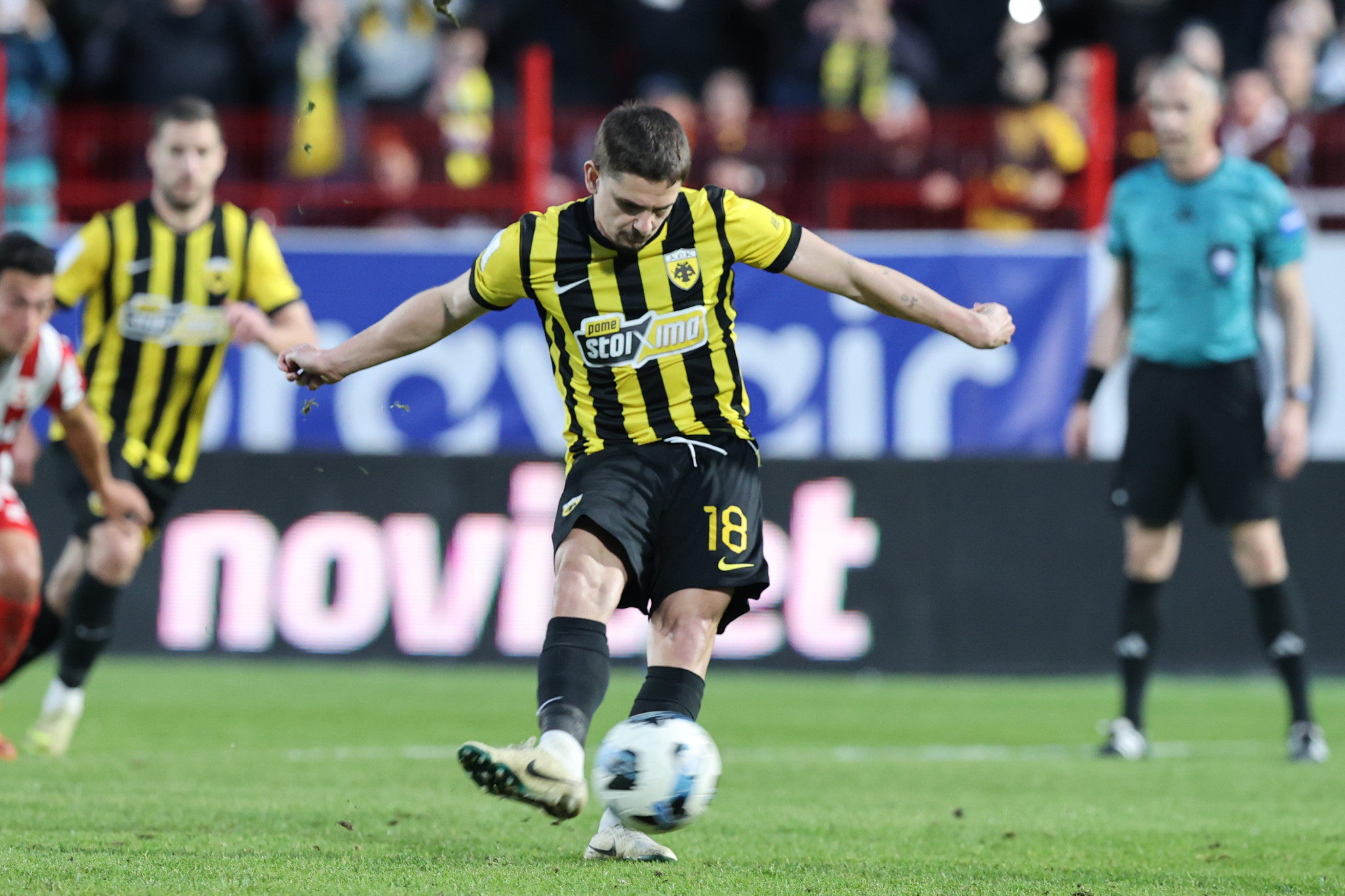 Σε έξι λεπτά η ΑΕΚ μετέτρεψε το 0-1 σε 0-4 (videos)