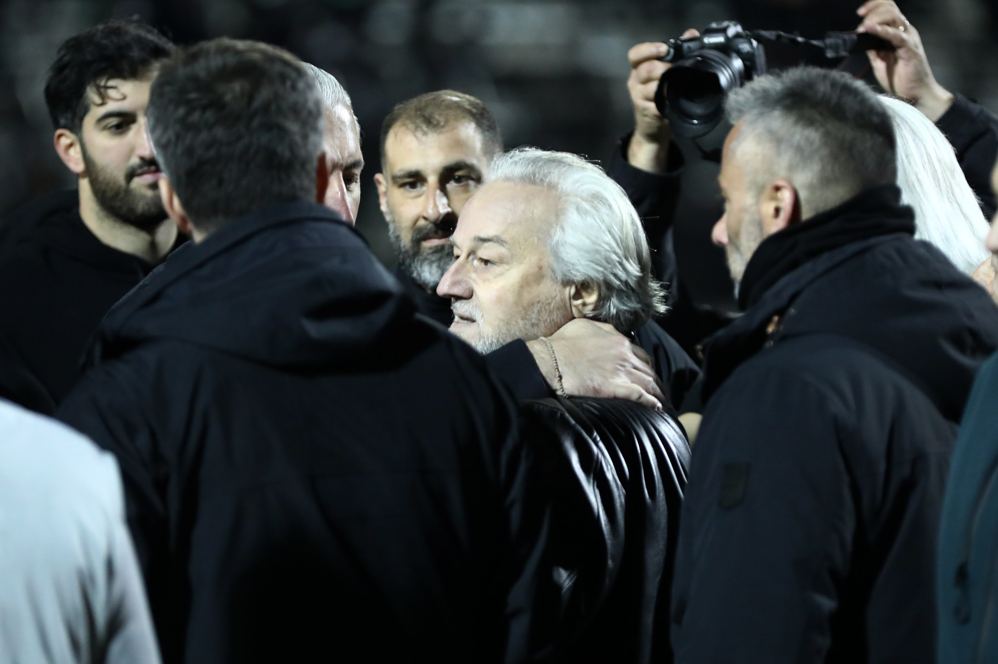 Ένταση με Κομπότη την στιγμή των δηλώσεων του Νίκου Παπαδόπουλου (photos, video)