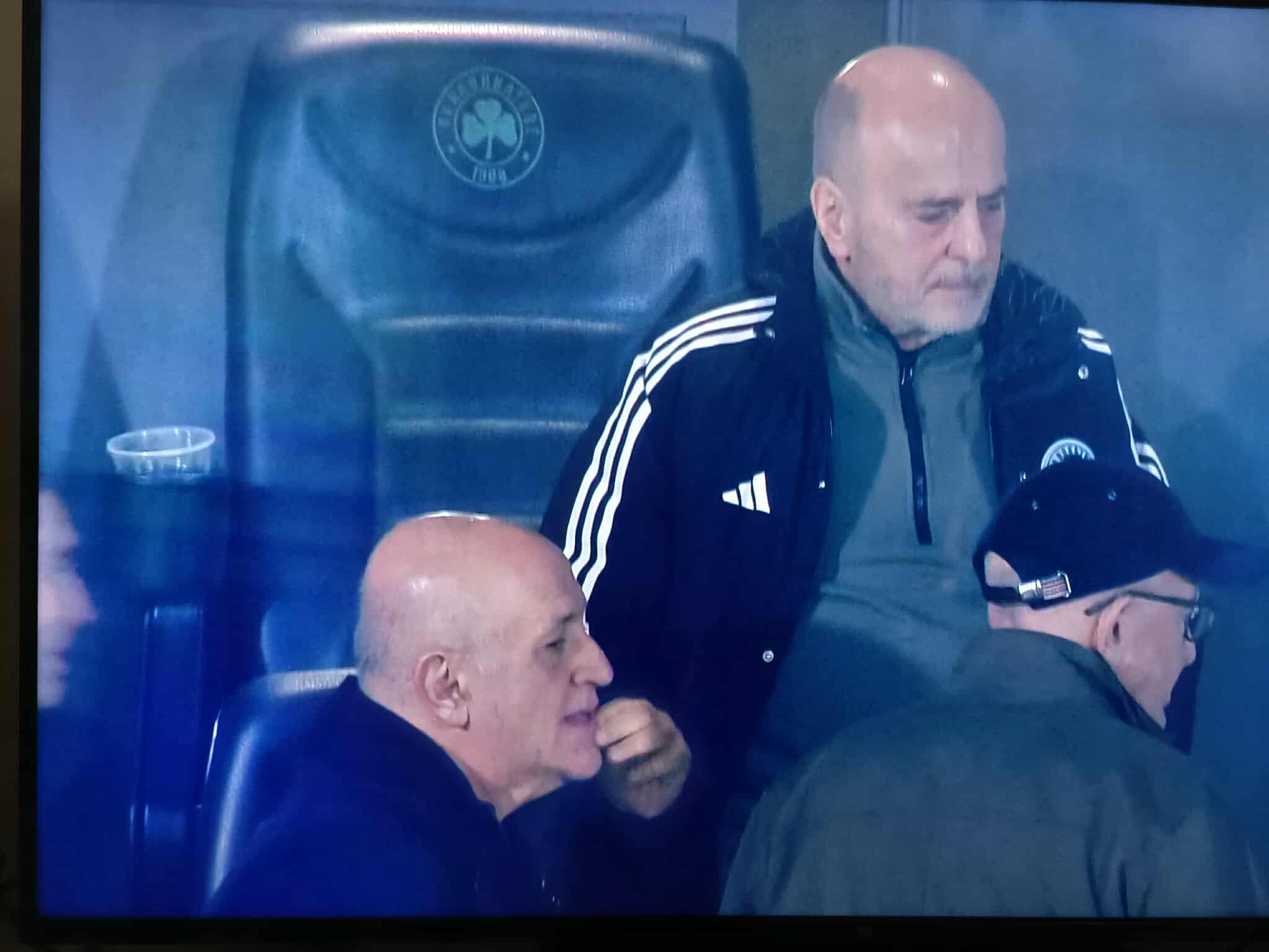 Η απογοήτευση στο πρόσωπο του Γιάννη Αλαφούζου μετά το ματς με τον ΠΑΟΚ