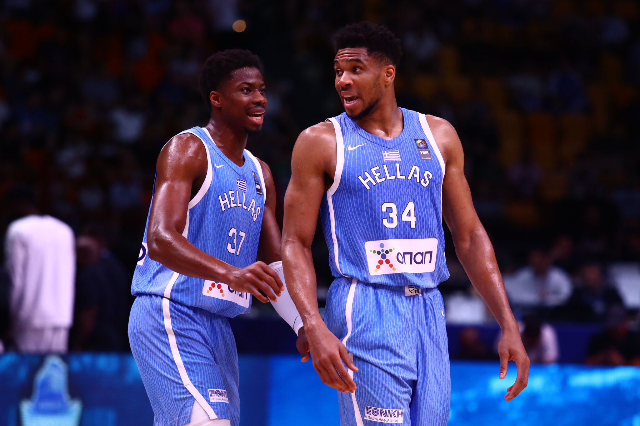 Ο Γιάννης Αντετοκούνμπο πανηγύρισε την εμφάνιση του αδερφού του Κώστα κόντρα στον Παναθηναϊκό