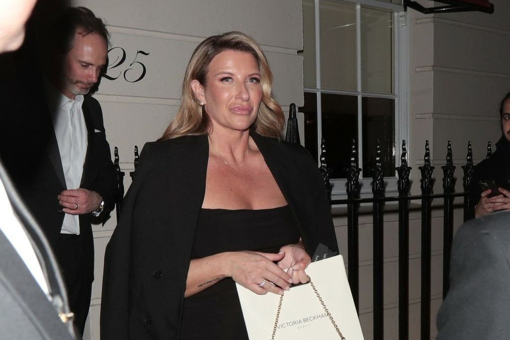 Αυτή είναι η γυναίκα που καλείται να δώσει τη λύση στην κρίση της οικογένειας Μπέκαμ