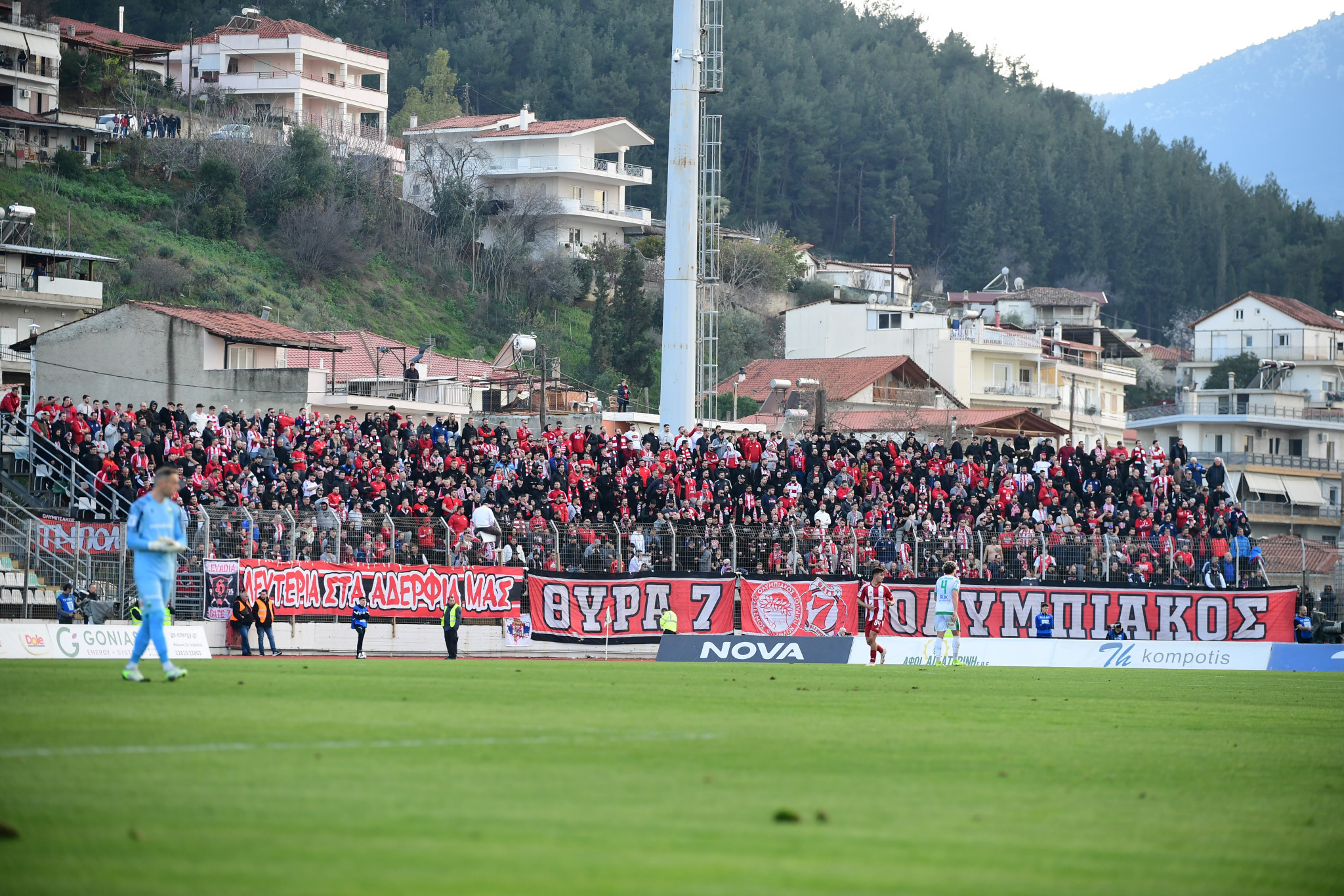 Ανοίγουν άλλες δύο θύρες στη Λιβαδειά για τους οπαδούς του Ολυμπιακού