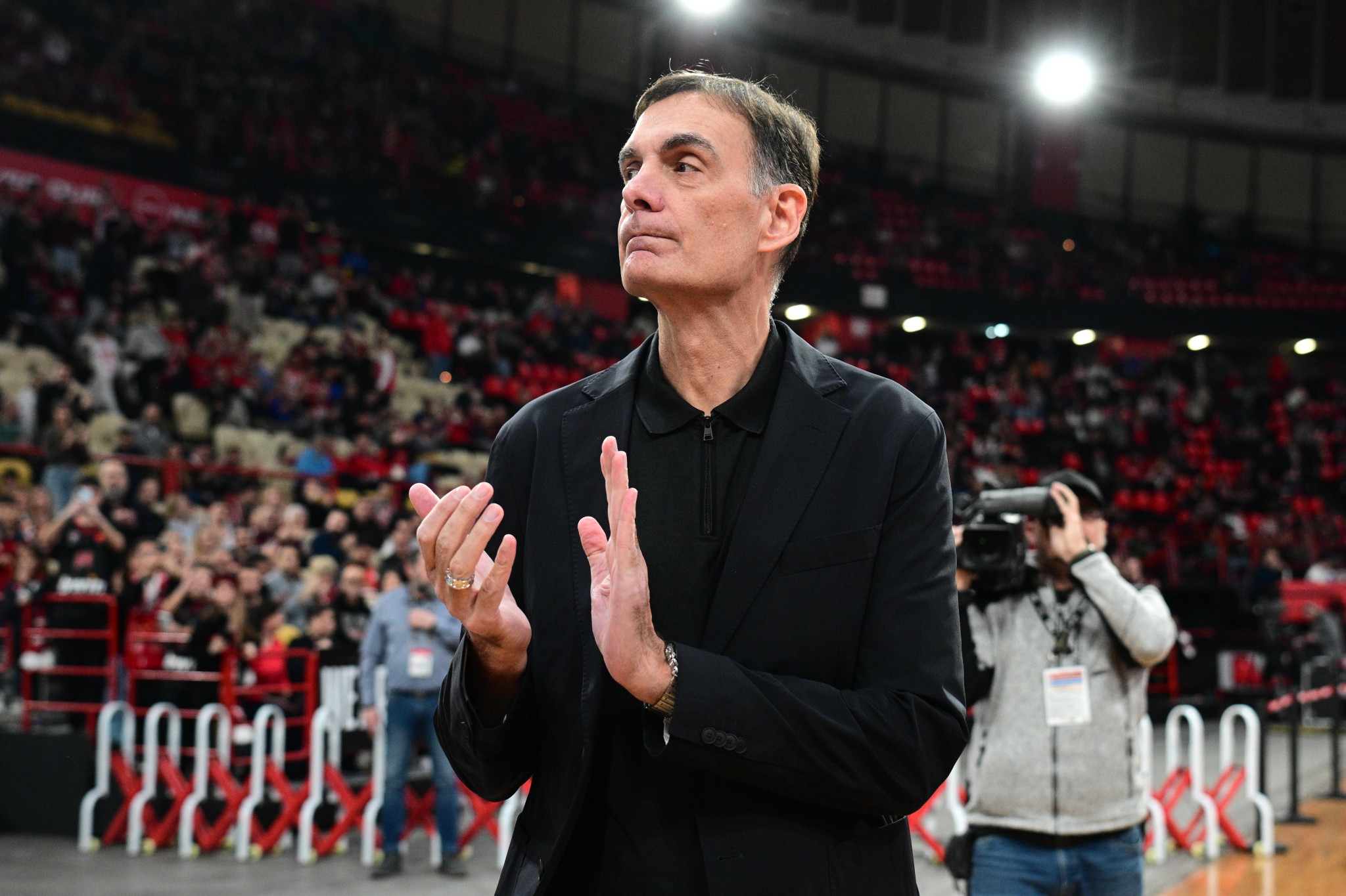 Το ΣΕΦ αποθέωσε τον Μπαρτζώκα: Το video του Αthletiko από την είσοδό του