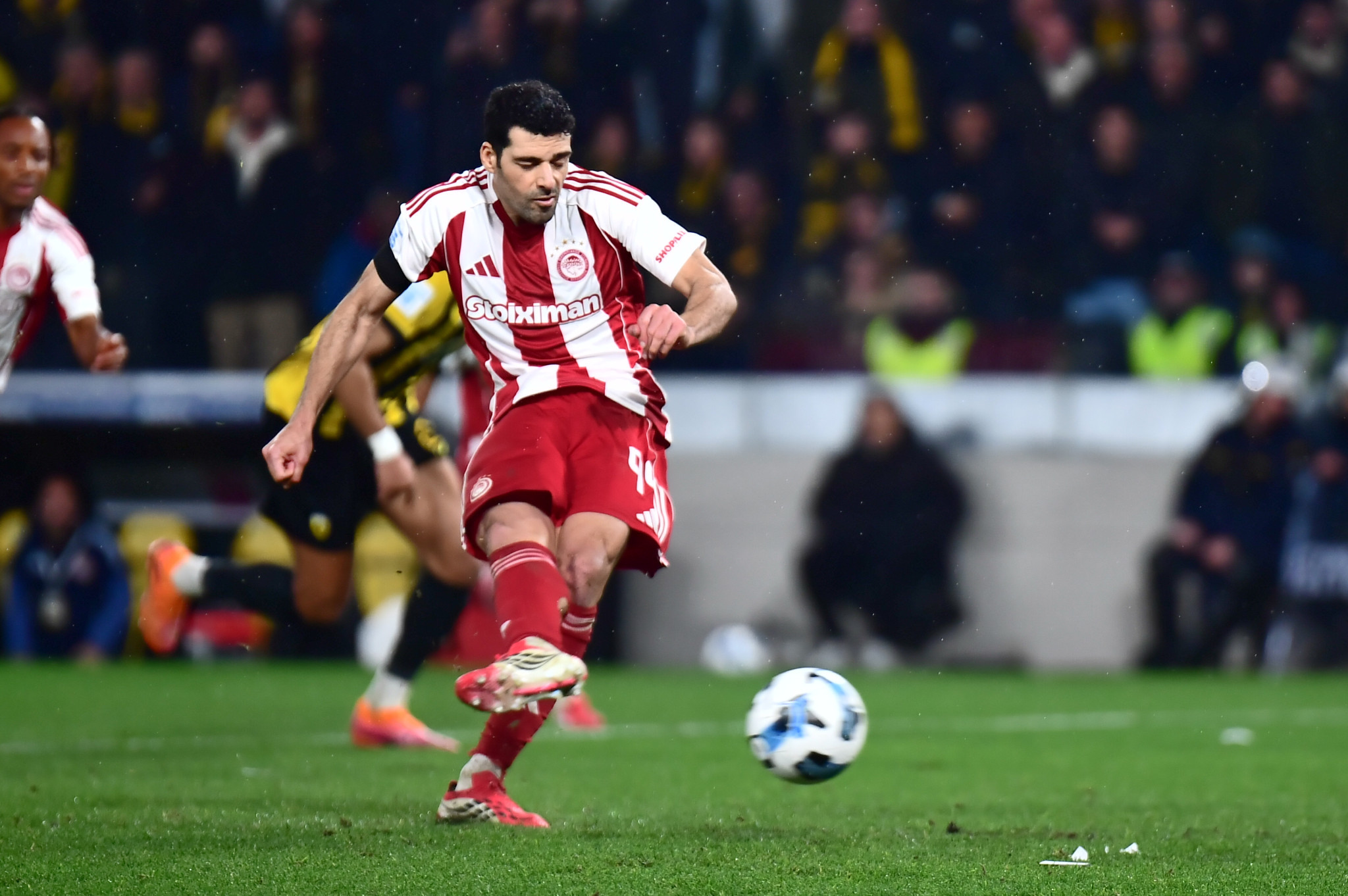 Αυτό είναι το πέναλτι στις καθυστερήσεις που χάρισε την ισοπαλία στον Ολυμπιακό