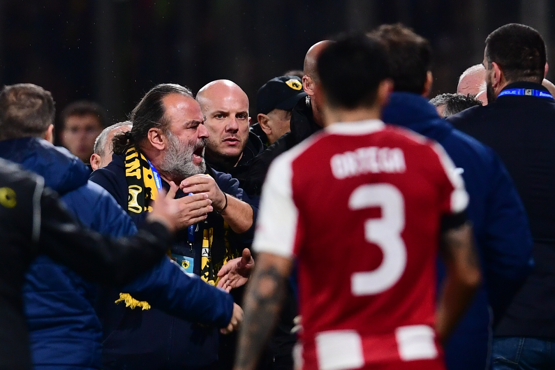 Τι έλεγαν στον Ολυμπιακό για τα όσα έγιναν με Ηλιόπουλο και Μεντιλίμπαρ