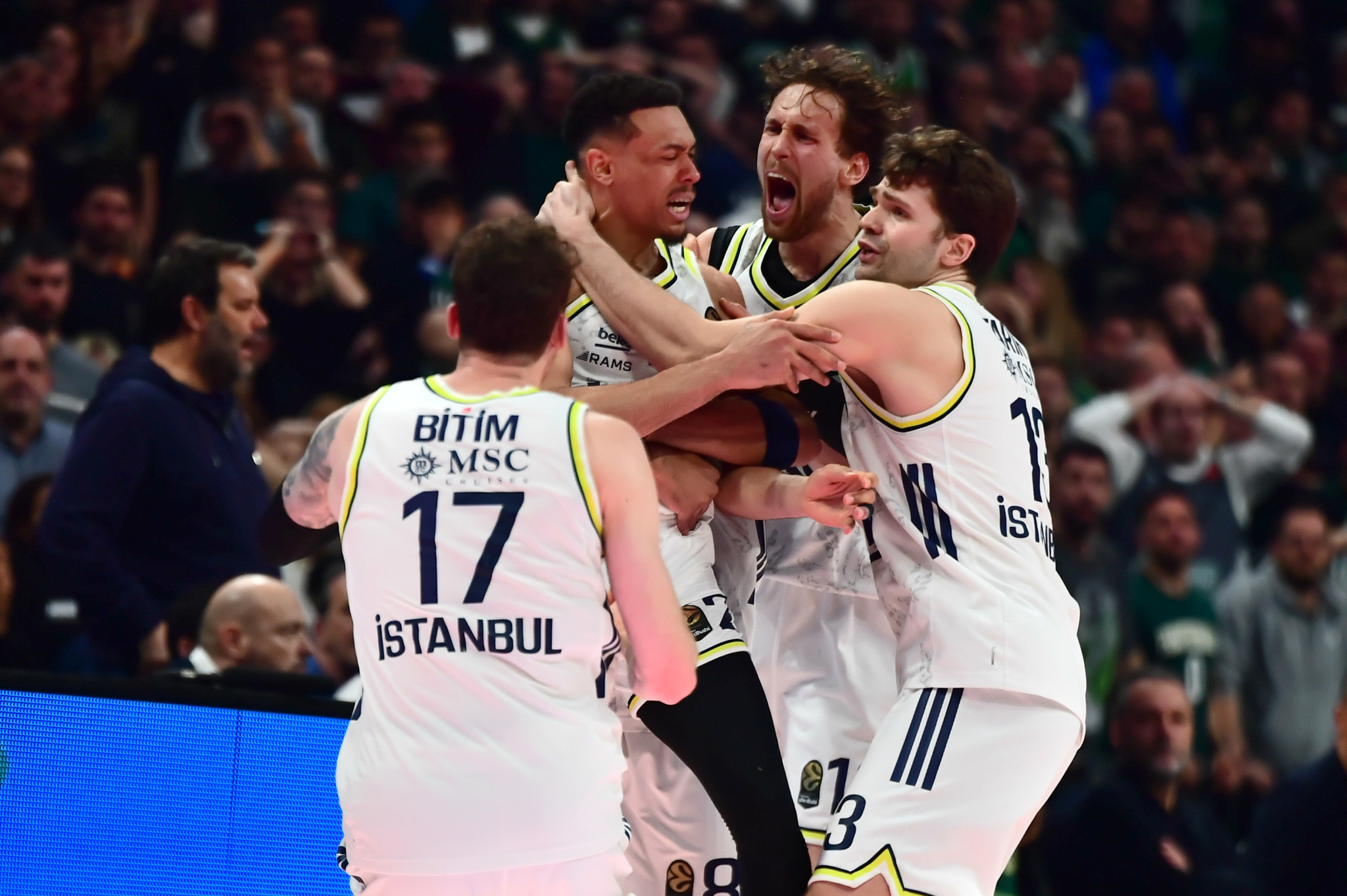 Η Φενέρμπαχτσε κατήγγειλε όσα συνέβησαν μετά το ματς κόντρα στον Παναθηναϊκό