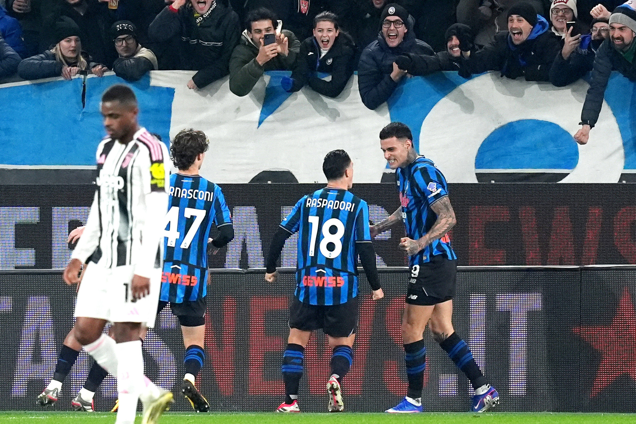 Στα ημιτελικά του Coppa Italia η Αταλάντα, με τριάρα «πέταξε» εκτός την Γιουβέντους